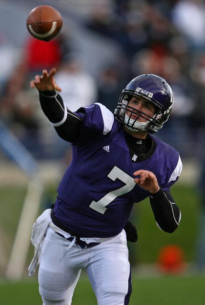 EVANSTON, IL - OCTOBER 31: Dan Persa #7 of the Northwestern Wildcats throws a pass against the Penn State Nittany Lions at Ryan Field on October 31, 2009 in Evanston, Illinois. Penn State defeated Northwestern 34-13. (Photo by Jonathan Daniel/Getty Images