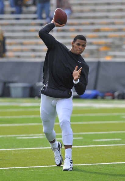 IOWA CITY, IA - NOVEMBER 20:  Quarterback Terrell Pryor #2 of the Ohio State Buckeyes warms up before the taking on the University of Iowa Hawkeyes at Kinnick Stadium on November 20, 2010 in Iowa City, Iowa. Ohio won 20-17 over Iowa. (Photo by David Purdy