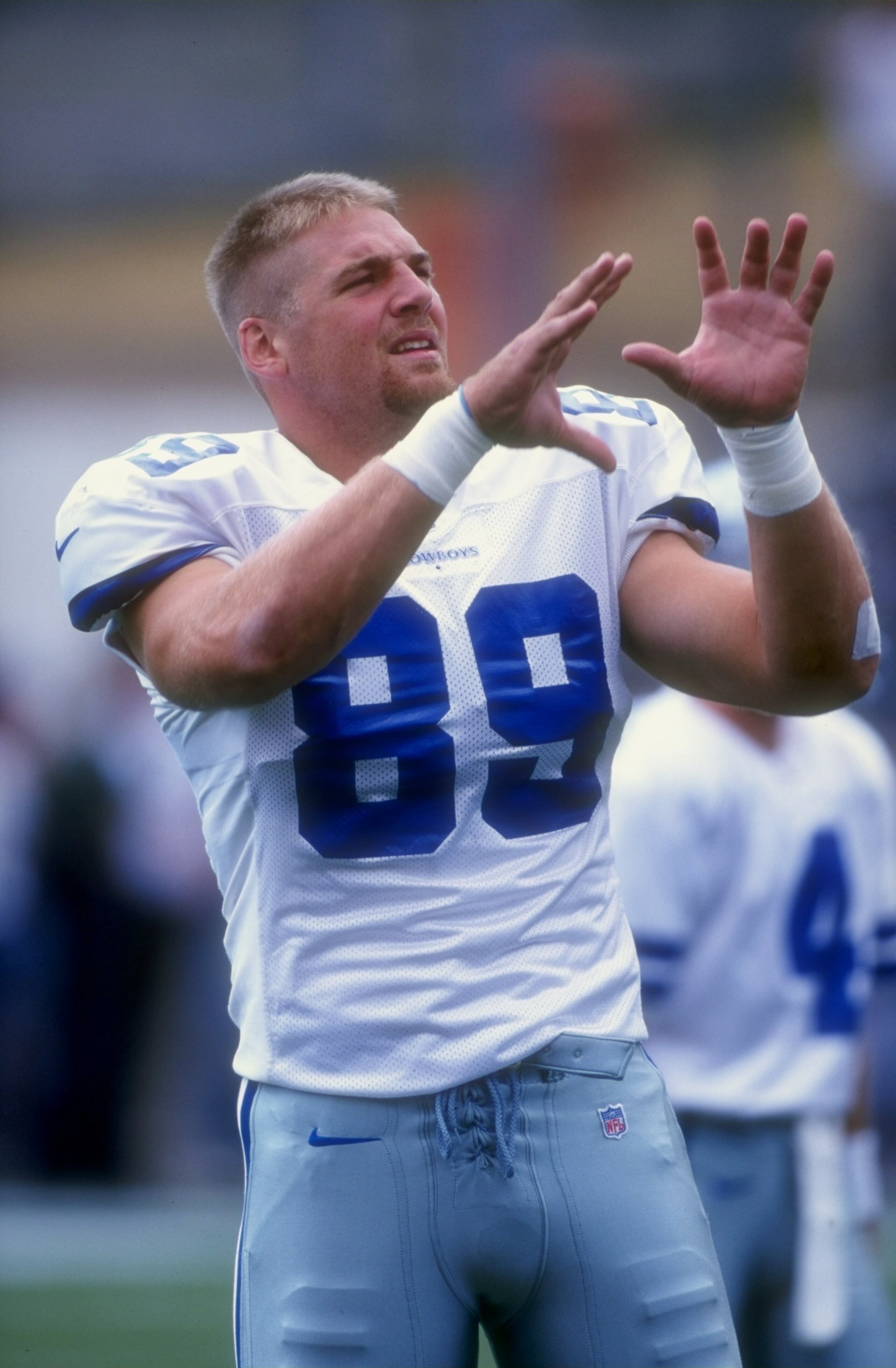 13 Sep 1998: Tight end David LaFleur #89 of the Dallas Cowboys in action during a game against the Denver Broncos at the Mile High Stadium in Denver, Colorado. The Broncos defeated the Cowboys 42-23. Mandatory Credit: Brian Bahr /Allsport 13 Sep 1998: Tight end David LaFleur #89 of the Dallas Cowboys in action during a game against the Denver Broncos at the Mile High Stadium in Denver, Colorado. The Broncos defeated the Cowboys 42-23. Mandatory Credit: Brian Bahr /Allsport