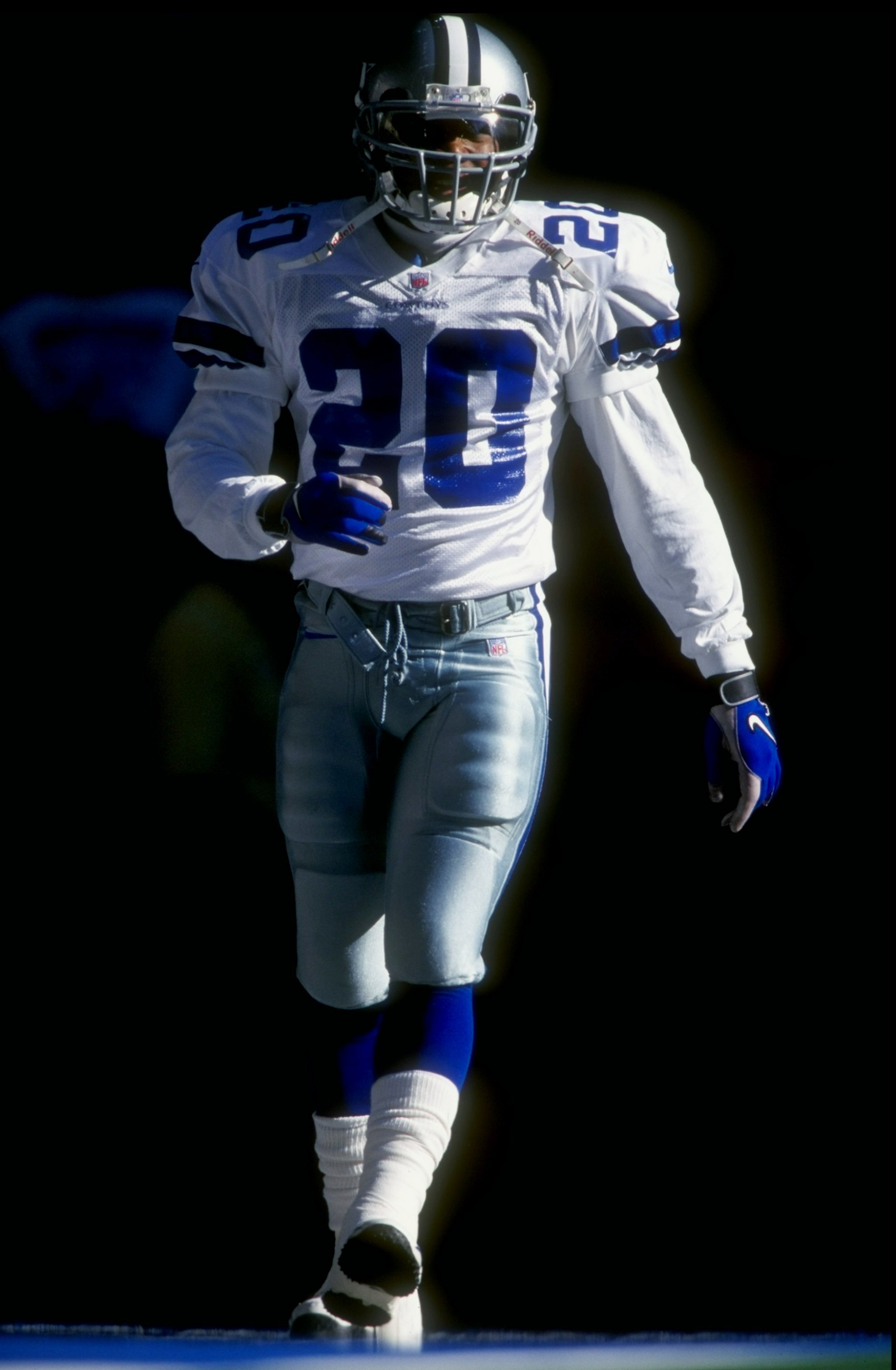 26 Nov 1998: Running back Sherman Williams #20 of the Dallas Cowboys in action during a game against the Minnesota Vikings at Texas Stadium in Irving, Texas. The Vikings defeated the Cowboys 46-36. Mandatory Credit: Brian Bahr /Allsport 26 Nov 1998: Running back Sherman Williams #20 of the Dallas Cowboys in action during a game against the Minnesota Vikings at Texas Stadium in Irving, Texas. The Vikings defeated the Cowboys 46-36. Mandatory Credit: Brian Bahr /Allsport