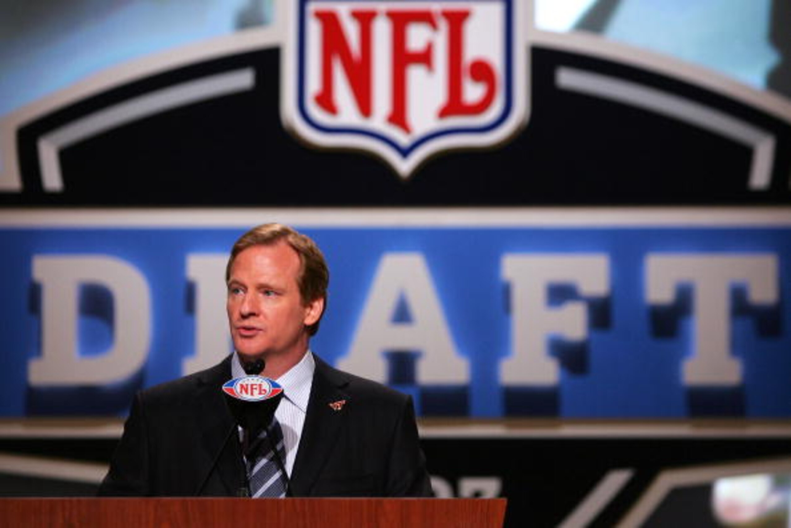 NEW YORK - APRIL 28: NFL Commissioner Roger Goodell speaks during the 2007 NFL Draft on April 28, 2007 at Radio City Music Hall in New York, New York. (Photo by Chris McGrath/Getty Images) NEW YORK - APRIL 28: NFL Commissioner Roger Goodell speaks during the 2007 NFL Draft on April 28, 2007 at Radio City Music Hall in New York, New York. (Photo by Chris McGrath/Getty Images)