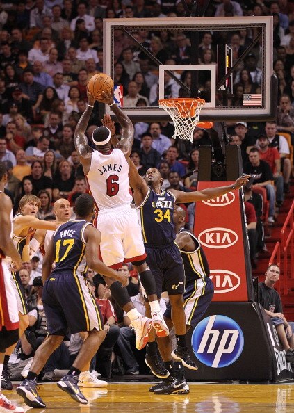 MIAMI - NOVEMBER 09:  Lebron James #6 of the Miami Heat shoots a jumpshot during a game against the Utah Jazz at American Airlines Arena on November 9, 2010 in Miami, Florida. NOTE TO USER: User expressly acknowledges and agrees that, by downloading and/o
