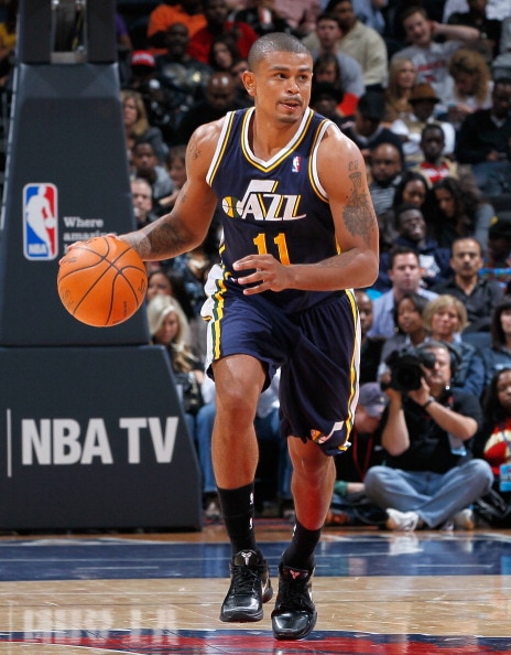 ATLANTA - NOVEMBER 12:  Earl Watson #11 of the Utah Jazz against the Atlanta Hawks at Philips Arena on November 12, 2010 in Atlanta, Georgia.  NOTE TO USER: User expressly acknowledges and agrees that, by downloading and/or using this Photograph, User is