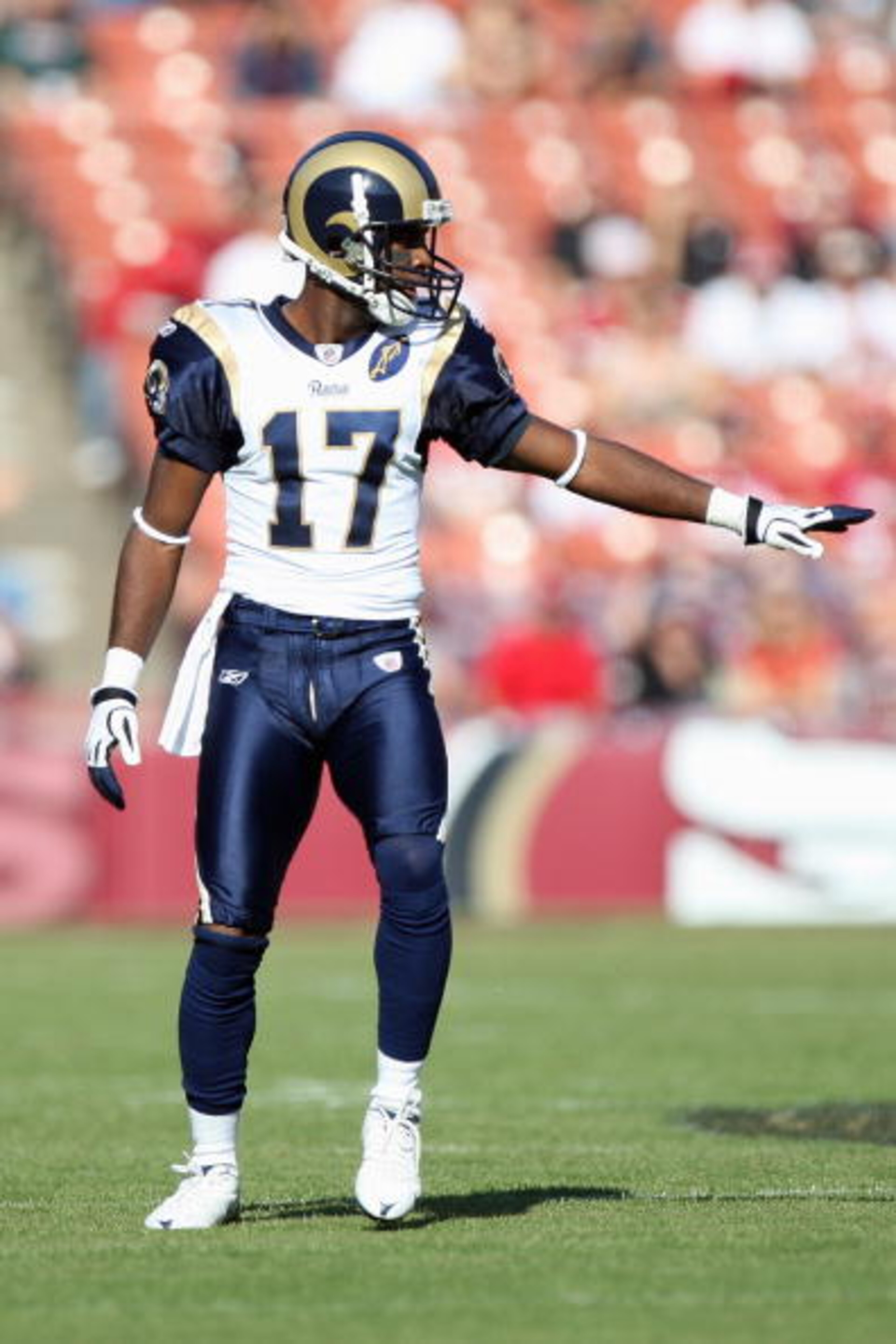 SAN FRANCISCO - NOVEMBER 16:  Donnie Avery #17 of the St. Louis Rams looks on during the game against the San Francisco 49ers on November 16, 2008 at Candlestick Park in San Francisco, California. (Photo by Jed Jacobsohn/Getty Images)