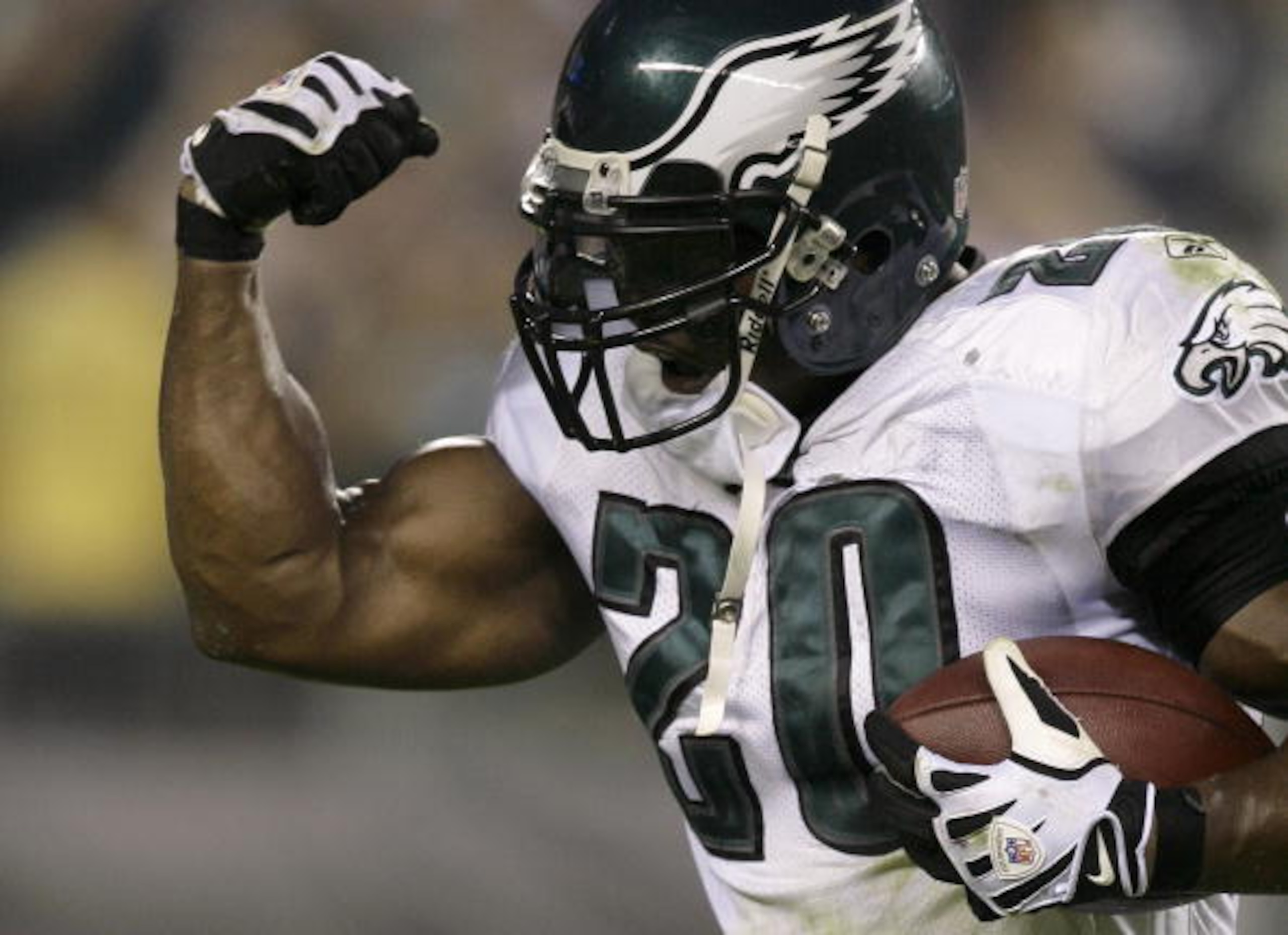 PHILADELPHIA - SEPTEMBER 21: Brian Dawkins #22 of the Philadelphia Eagles celebrates recovering a fumble and the sack of Ben Roethlisberger #7 of the Pittsburgh Steelers during the second half on September 21, 2008 at Lincoln Financial Field in Philadelph