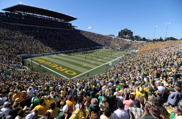 EUGENE, OR - SEPTEMBER 26: General view as the capacity crowd gets ready for the start of the game against the California Bears at Autzen Stadium on September 26, 2009 in Eugene, Oregon. Oregon won the game 42-3. (Photo by Steve Dykes/Getty Images)