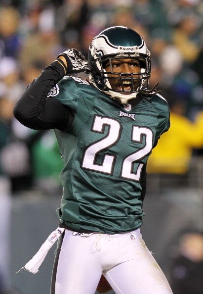 PHILADELPHIA, PA - NOVEMBER 21:  Asante Samuel #22 of the Philadelphia Eagles celebrates after an interception in the second quarter against the New York Giants at Lincoln Financial Field on November 21, 2010 in Philadelphia, Pennsylvania.  (Photo by Nick