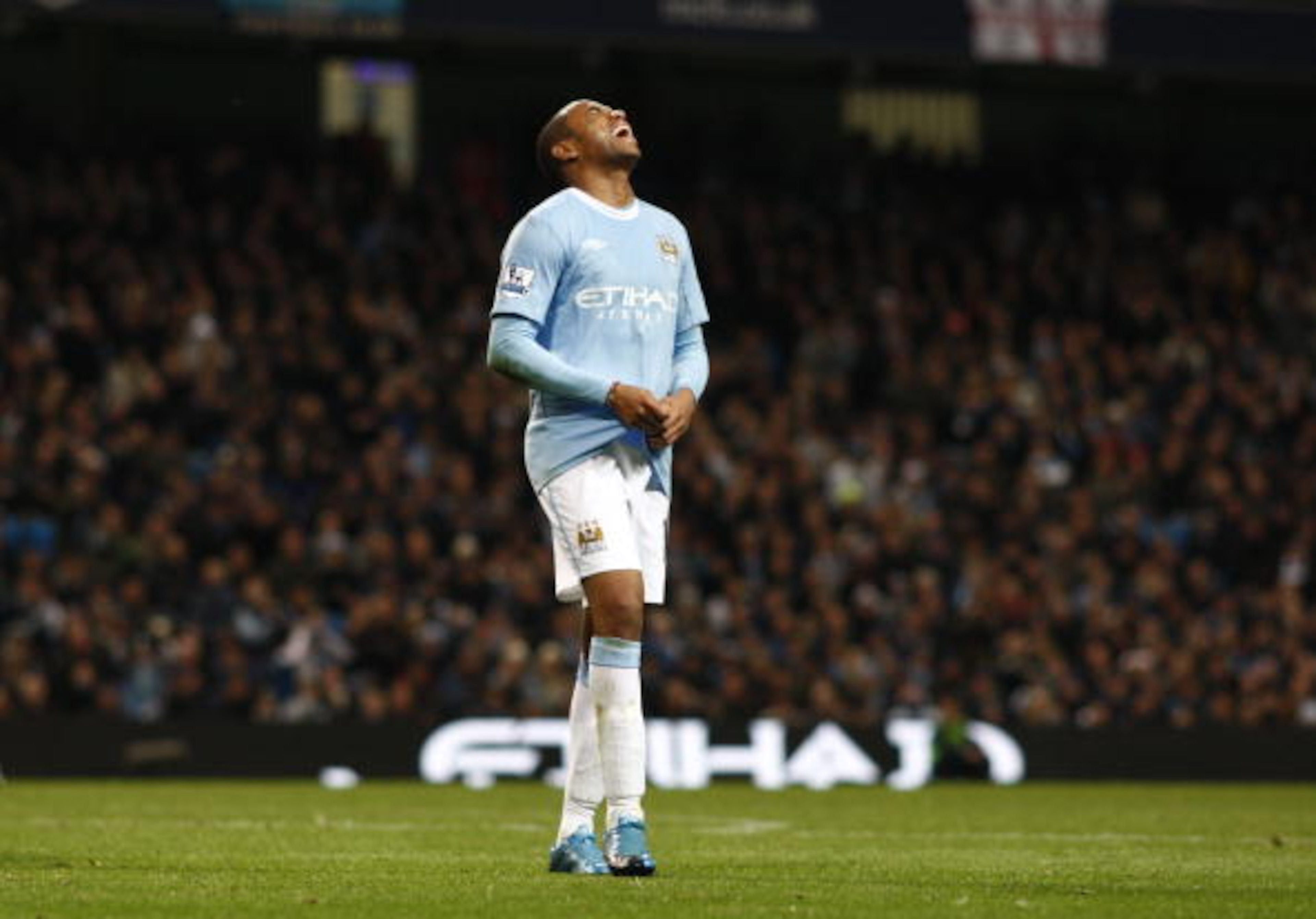 MANCHESTER, ENGLAND - NOVEMBER 28: Robinho of Manchester City shouts after missing a golden chance on goal during the Barclays Premier League match between Manchester City and Hull City at the City of Manchester Stadium on November 28, 2009 in Manchester, MANCHESTER, ENGLAND - NOVEMBER 28: Robinho of Manchester City shouts after missing a golden chance on goal during the Barclays Premier League match between Manchester City and Hull City at the City of Manchester Stadium on November 28, 2009 in Manchester,