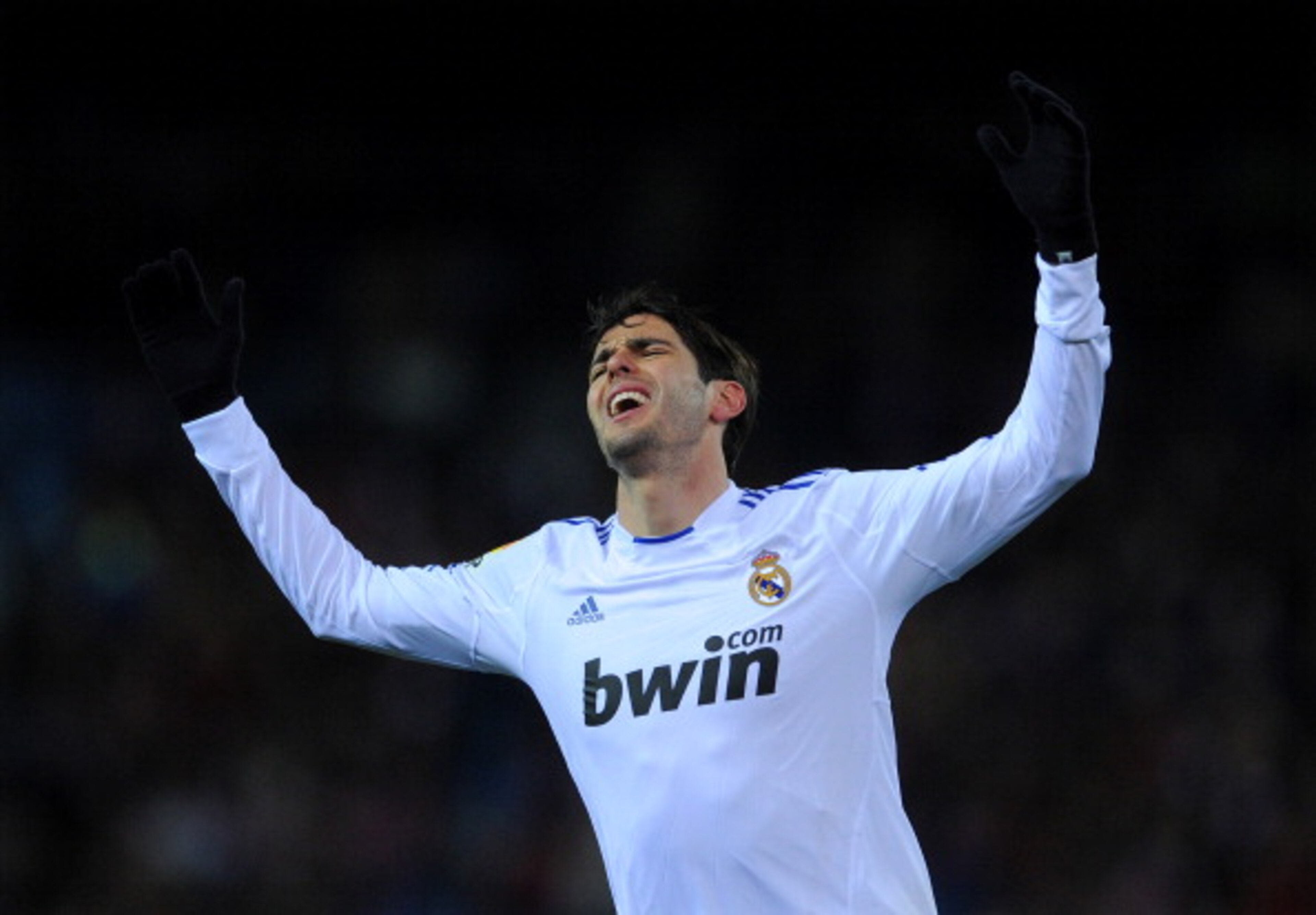 MADRID, SPAIN - JANUARY 20: Kaka of Real Madrid reacts during the quarter-final Copa del Rey second leg match between Atletico Madrid and Real Madrid and at Vicente Calderon Stadium on January 20, 2011 in Madrid, Spain. (Photo by Jasper Juinen/Getty Ima MADRID, SPAIN - JANUARY 20: Kaka of Real Madrid reacts during the quarter-final Copa del Rey second leg match between Atletico Madrid and Real Madrid and at Vicente Calderon Stadium on January 20, 2011 in Madrid, Spain. (Photo by Jasper Juinen/Getty Ima