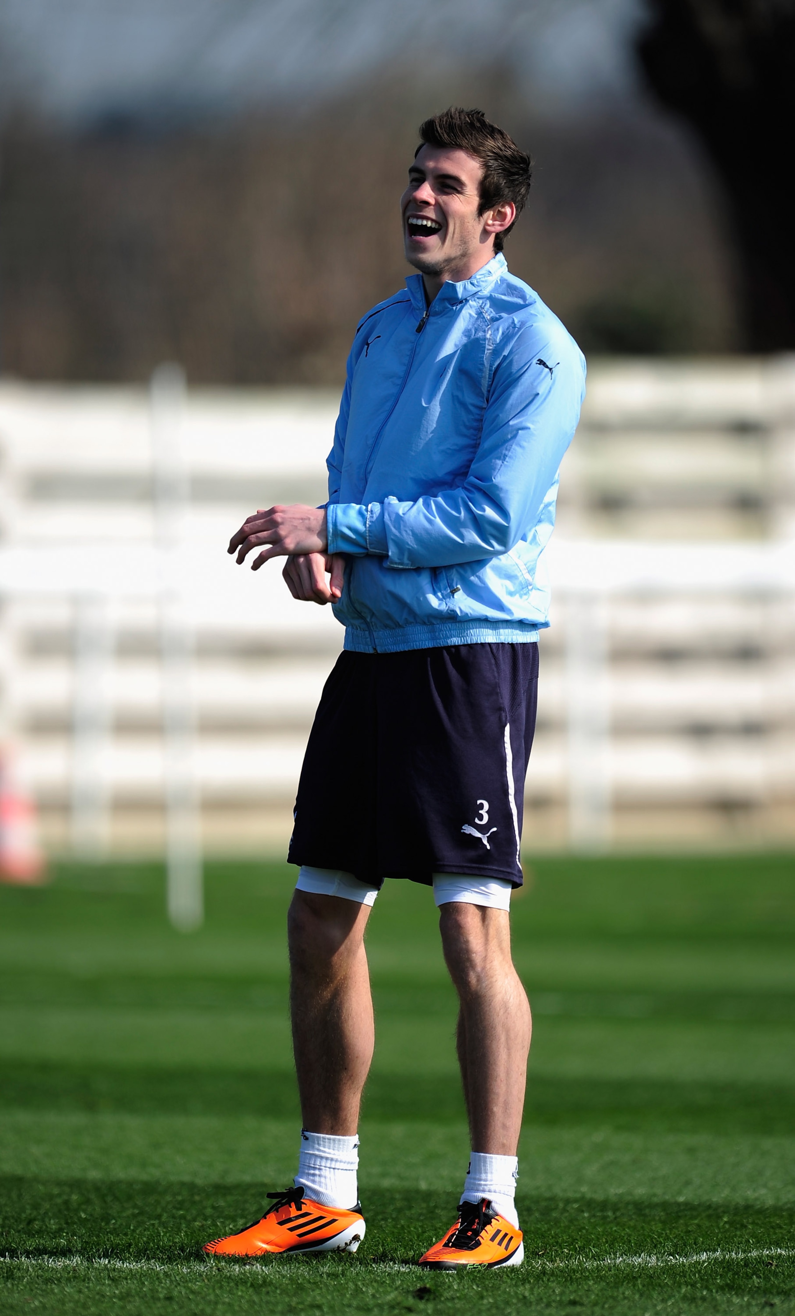 LONDON, ENGLAND - MARCH 08:  Gareth Bale of Tottenham Hotspur warms up at a Tottenham Hotspur training session at the Spurs Lodge on March 8, 2011 in London, England.  (Photo by Jamie McDonald/Getty Images)