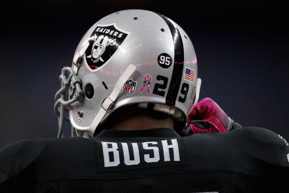 HOUSTON - OCTOBER 04:  Running back Michael Bush #29 of the Oakland Raiders at Reliant Stadium on October 4, 2009 in Houston, Texas.  (Photo by Ronald Martinez/Getty Images)
