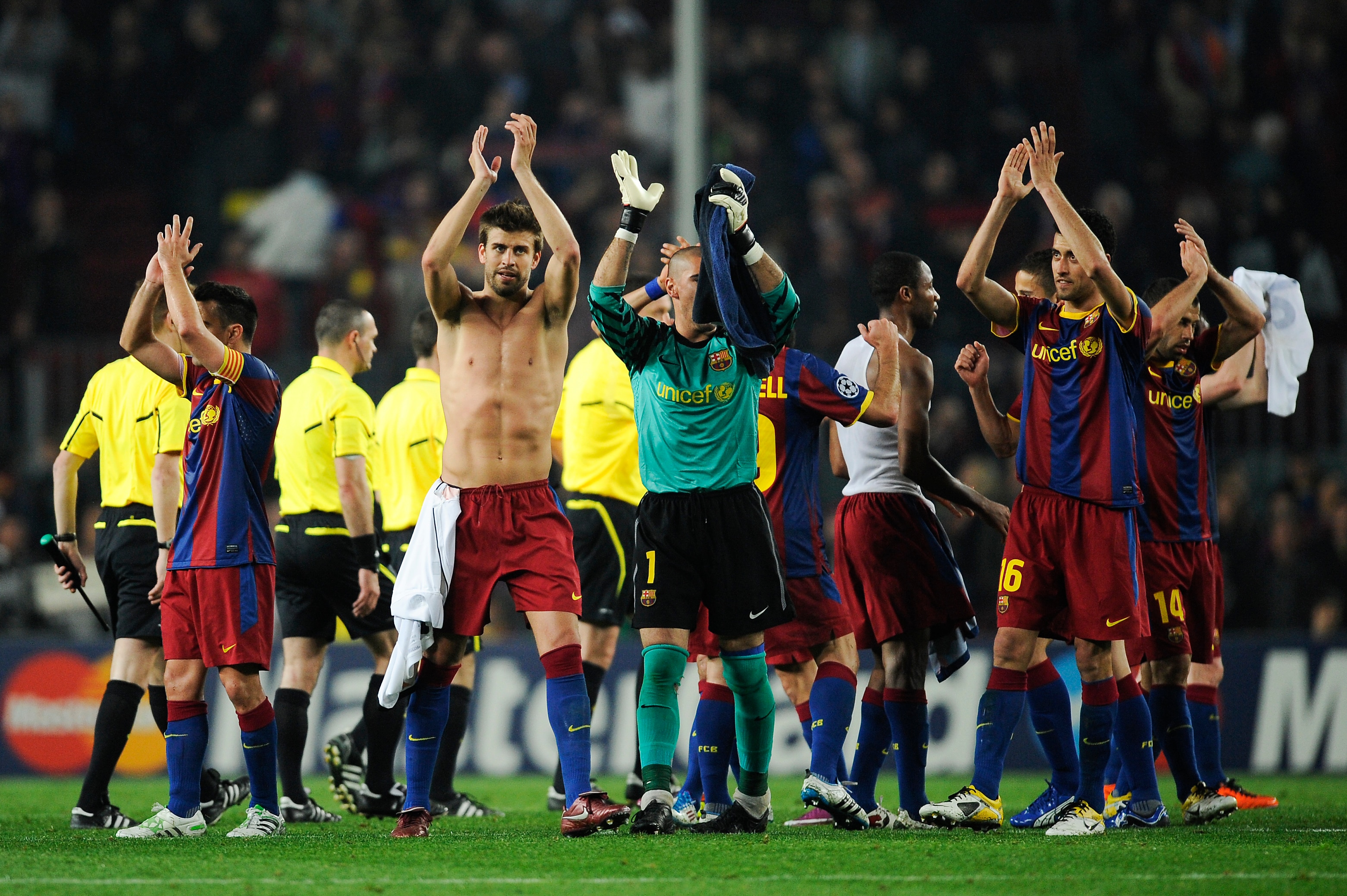 BARCELONA, SPAIN - APRIL 06:  Barcelona players celebrate victory at the end of the UEFA Champions League quarter final first leg match between Barcelona and Shakhtar Donetsk at the Camp Nou Stadium on April 6, 2011 in Barcelona, Spain. Barcelona won 5-1.