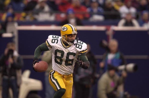 06 Jan 2002: Antonio Freeman #86 of the Green Bay Packers heads downfield against the New York Giants during the game at Giants Stadium in East Rutherford, New Jersey. The Packers won 34-25. DIGITAL IMAGE. Mandatory Credit: Ezra Shaw/Getty Images