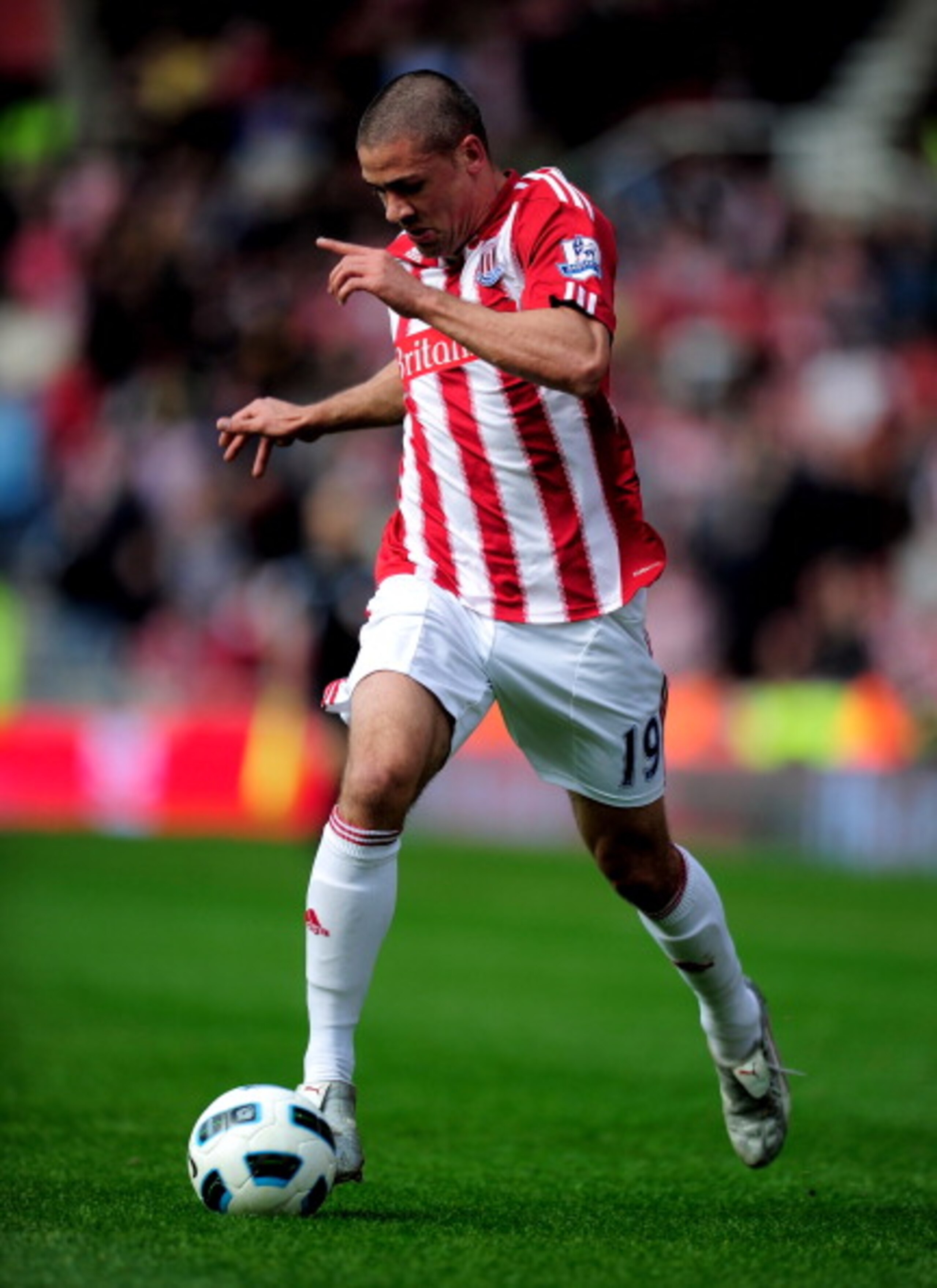 STOKE ON TRENT, ENGLAND - APRIL 02: Jonathan Walters of Stoke City in action during the Barclays Premier League match between Stoke City and Chelsea at the Britannia Stadium on April 2, 2011 in Stoke on Trent, England. (Photo by Jamie McDonald/Getty Ima STOKE ON TRENT, ENGLAND - APRIL 02: Jonathan Walters of Stoke City in action during the Barclays Premier League match between Stoke City and Chelsea at the Britannia Stadium on April 2, 2011 in Stoke on Trent, England. (Photo by Jamie McDonald/Getty Ima