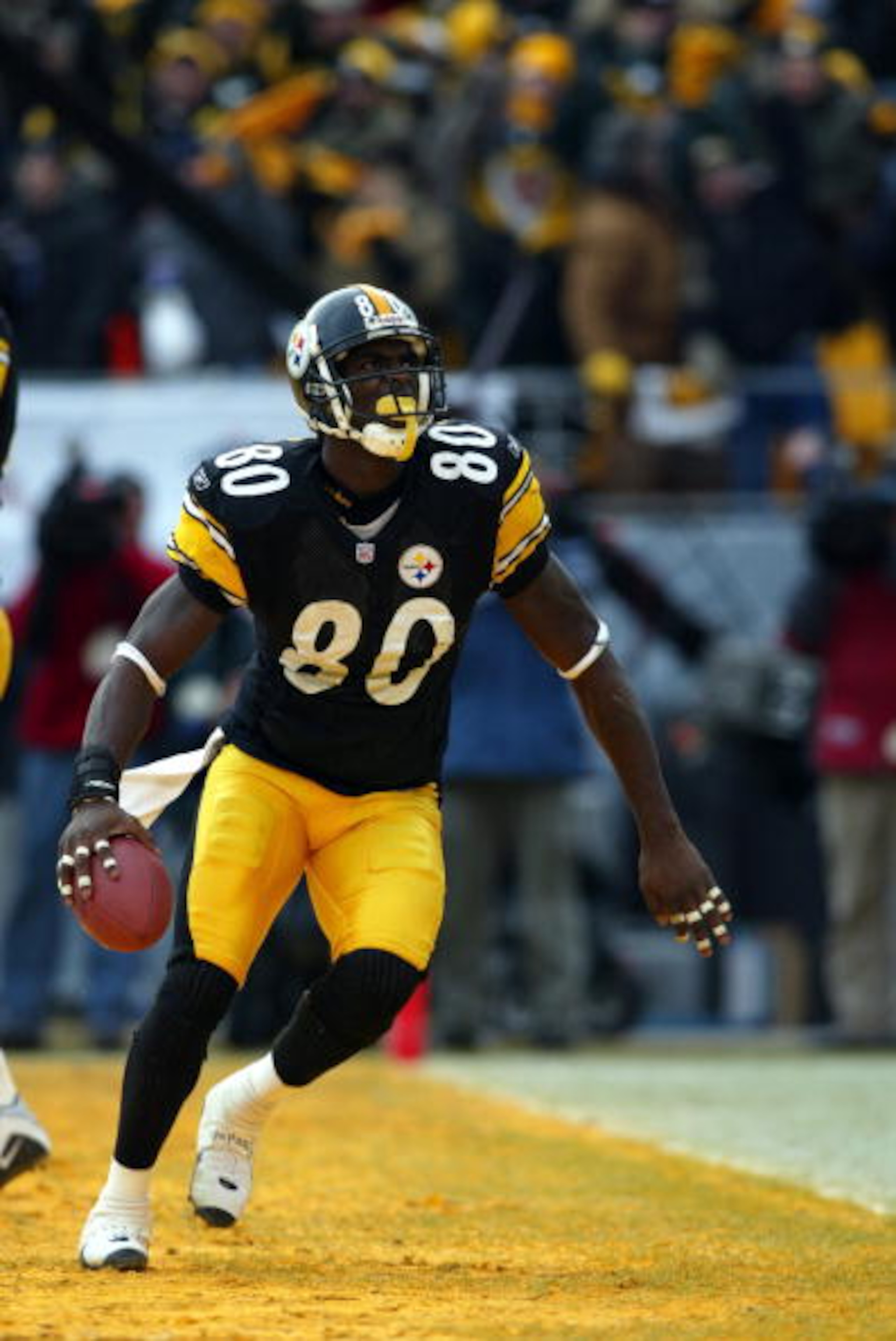 20 Jan 2002 : Plaxico Burress of the Pittsburgh Steelers during the AFC divisional playoff game against the Baltimore Ravens at Heinz Field in Pittsburgh, Pennsylvania. The Steelers won 27-10. DIGITAL IMAGE. Mandatory Credit: Andy Lyons/Getty Images
