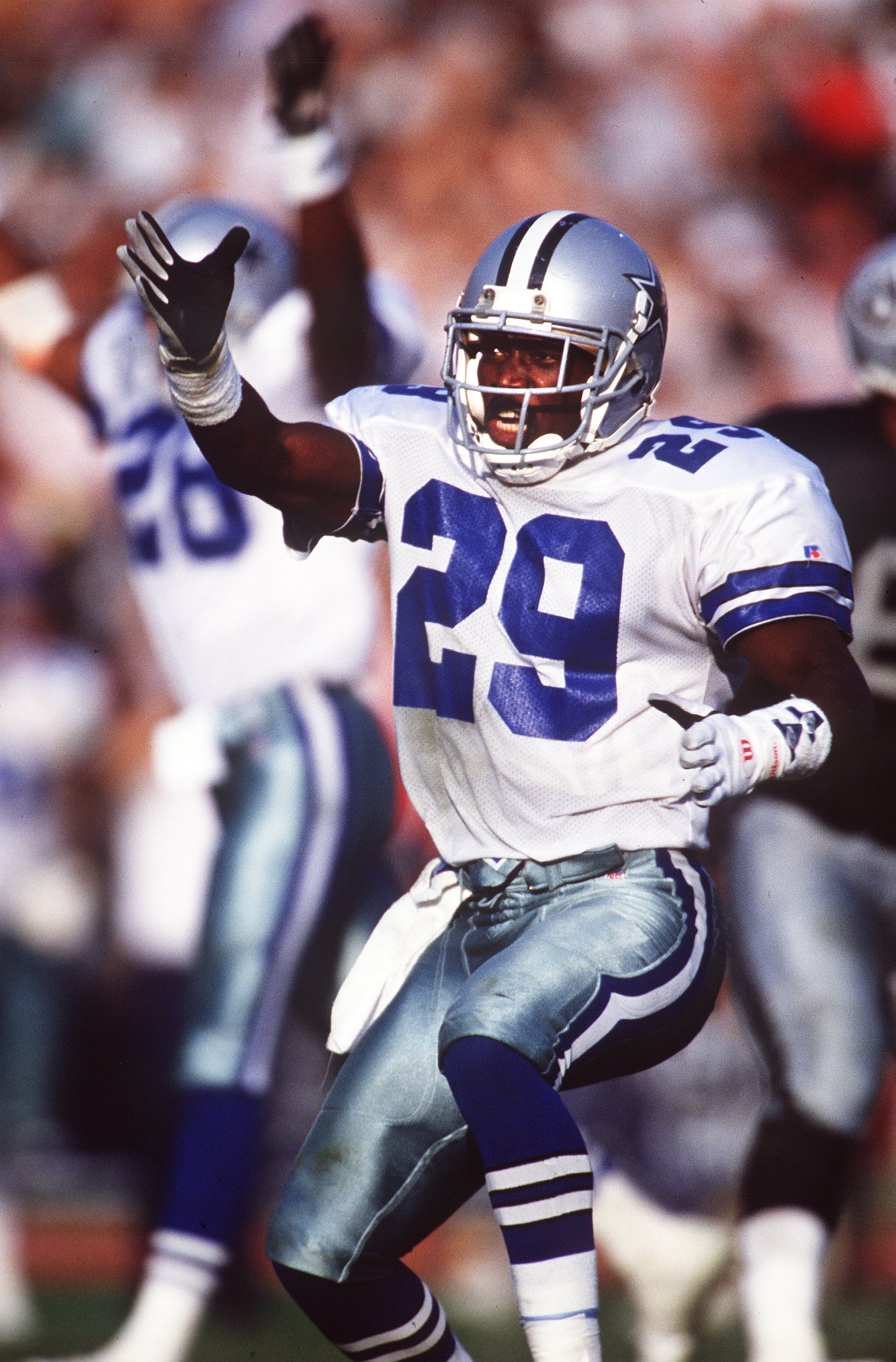 25 OCT 1992:  DALLAS DEFENSIVE BACK KENNETH GANT CELEBRATES AFTER MAKING A BIG PLAY BY DOING HIS SHARK DANCE DURING THE COWBOYS 28-13 VICTORY OVER LOS ANGELES AT THE LOS ANGELES COLISEUM. Mandatory Credit: Mike Powell/ALLSPORT