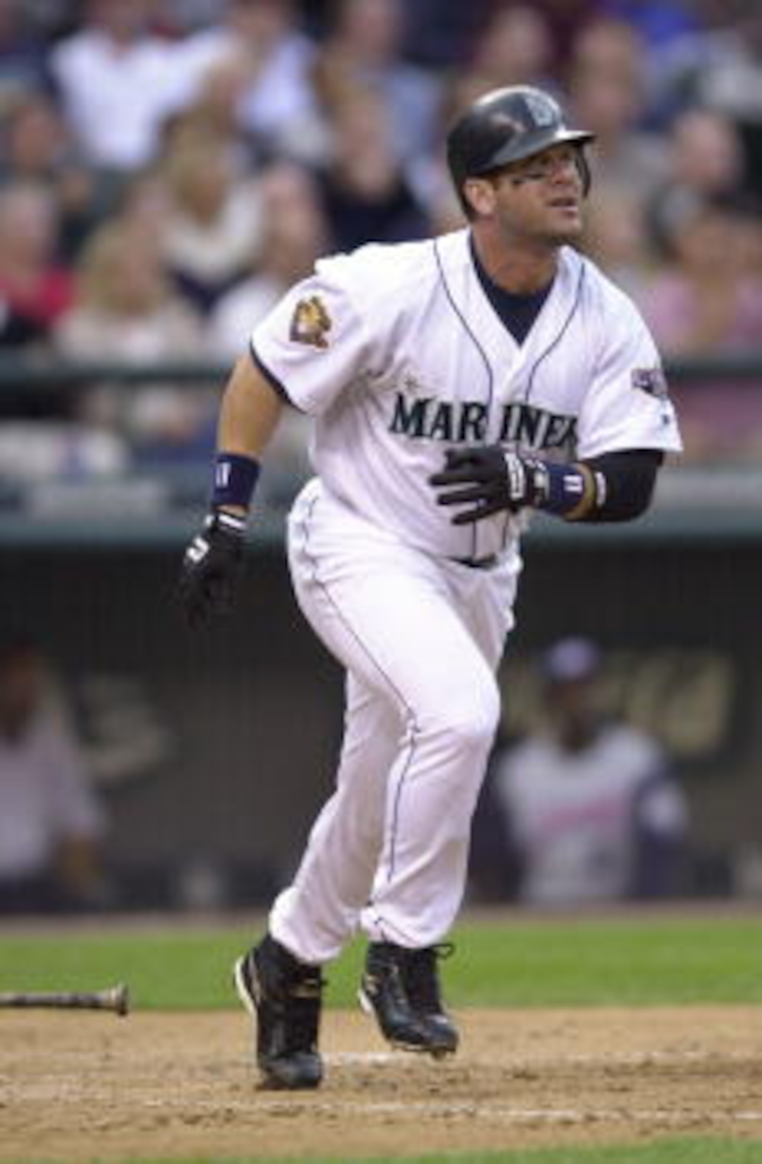 20 Sep 2001 : Edgar Martinez of the Seattle Mariners breaks into a sprint during the game against the Anaheim Angels at Safeco Field in Seattle, Washington. The Angels won 6-3. DIGITAL IMAGE. Mandatory Credit: Otto Greule/Allsport