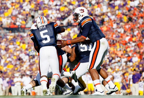 AUBURN, AL - OCTOBER 23:  Quarterback Cameron Newton #2 and Michael Dyer #5 of the Auburn Tigers against the LSU Tigers at Jordan-Hare Stadium on October 23, 2010 in Auburn, Alabama.  (Photo by Kevin C. Cox/Getty Images)