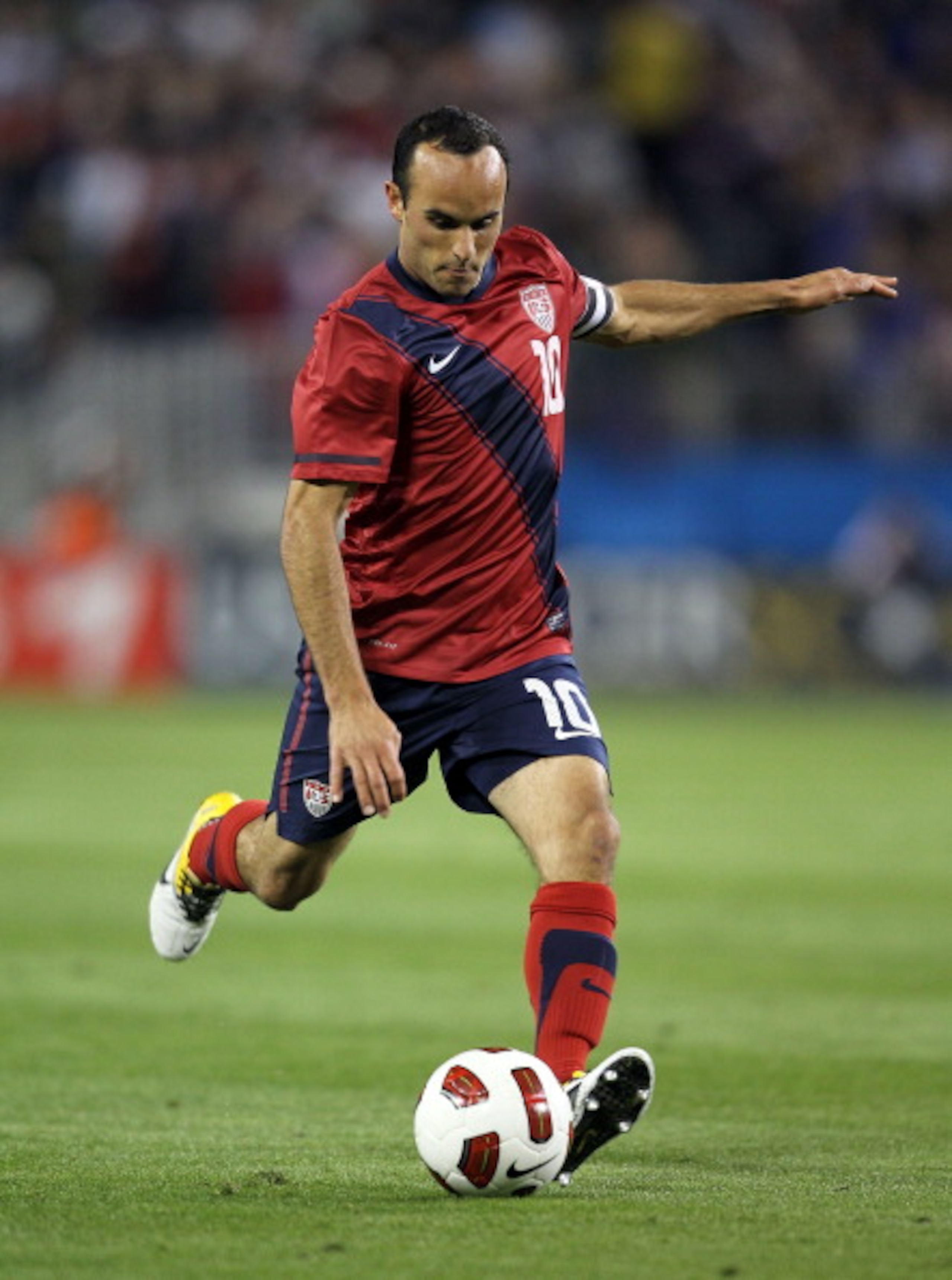 NASHVILLE, TN - MARCH 29: Landon Donovan #10 of the United States controls the ball during an international friendly match against Paraguay at LP Field on March 29, 2011 in Nashville, Tennessee.  (Photo by Andy Lyons/Getty Images)