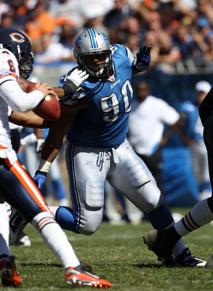 CHICAGO - SEPTEMBER 12: Ndamukong Suh #90 of the Detroit Lions rushes against the Chicago Bears during the NFL season opening game at Soldier Field on September 12, 2010 in Chicago, Illinois. The Bears defeated the Lions 19-14. (Photo by Jonathan Daniel/G