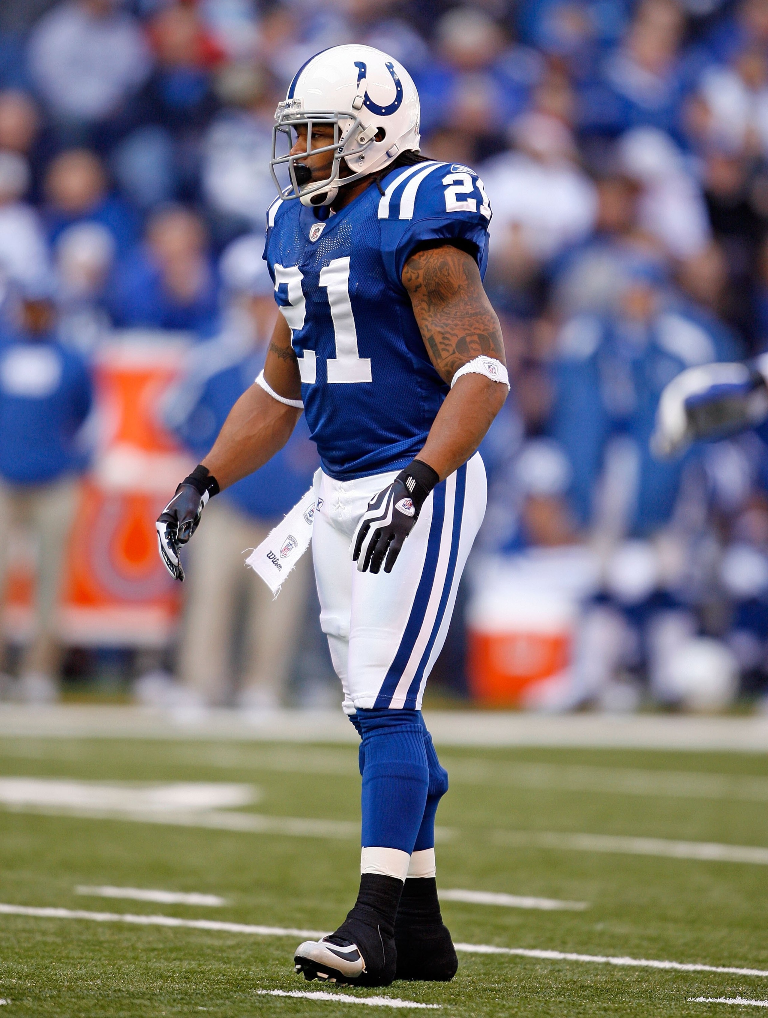INDIANAPOLIS - NOVEMBER 01:  Bob Sanders #21 of the Indianapolis Colts moves on the field during the NFL game against the San Francisco 49ers at Lucas Oil Stadium on November 1, 2009 in Indianapolis, Indiana.  (Photo by Andy Lyons/Getty Images)