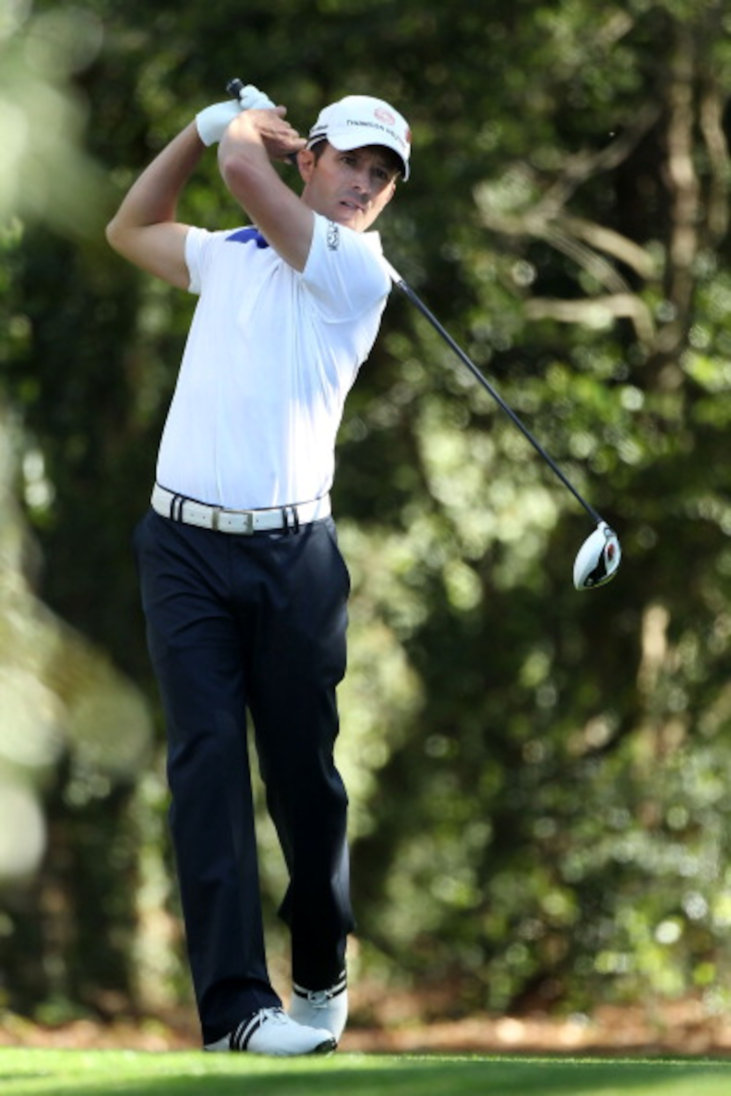 AUGUSTA, GA - APRIL 07:  Mike Weir of Canada hits his tee shot on the second hole during the first round of the 2011 Masters Tournament at Augusta National Golf Club on April 7, 2011 in Augusta, Georgia.  (Photo by Andrew Redington/Getty Images)