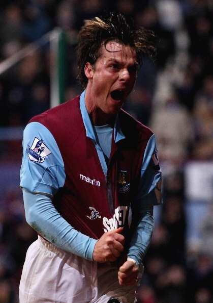 LONDON, ENGLAND - NOVEMBER 27:  Scott Parker of West Ham celebrates after scoring their third goal goal during the Barclays Premier League match between West Ham United and Wigan Athletic at Boleyn Ground on November 27, 2010 in London, England.  (Photo b