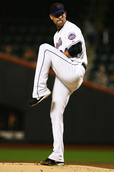 NEW YORK - SEPTEMBER 28:  Mike Pelfrey #34 of the New York Mets pitches against the Milwaukee Brewers on September 28, 2010 at Citi Field in the Flushing neighborhood of the Queens borough of New York City.  (Photo by Andrew Burton/Getty Images)