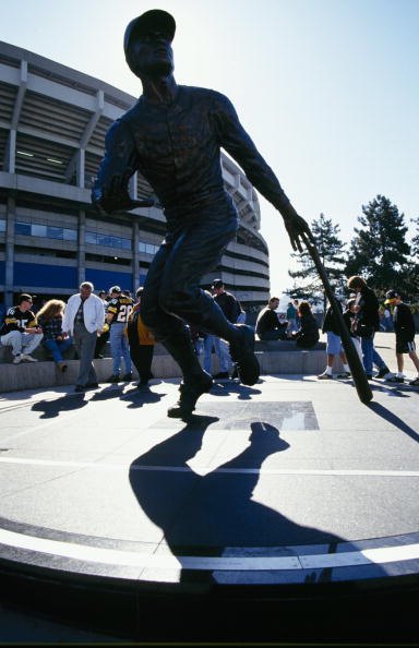 PITTSBURGH - OCTOBER 16:  Roberto Clemente statue outside Three Rivers Stadium is shown on October 16, 1994 in Pittsburgh, Pennsylvania. (Photo by Doug Pensinger/Getty Images)