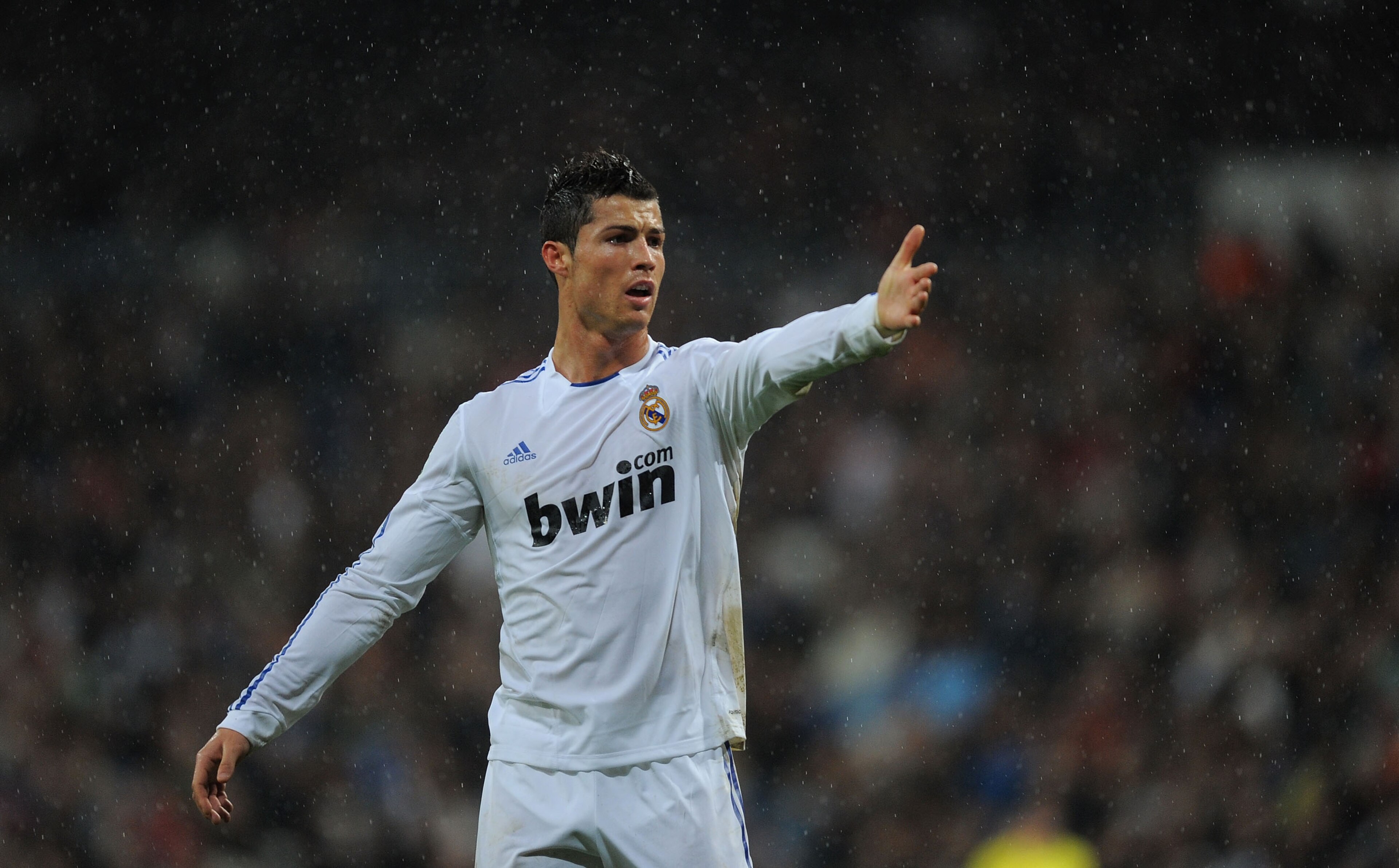 MADRID, SPAIN - FEBRUARY 19: Cristiano Ronaldo of Real Madrid reacts during the La Liga match between Real Madrid and Levante at Estadio Santiago Bernabeu on February 19, 2011 in Madrid, Spain. (Photo by Denis Doyle/Getty Images) MADRID, SPAIN - FEBRUARY 19: Cristiano Ronaldo of Real Madrid reacts during the La Liga match between Real Madrid and Levante at Estadio Santiago Bernabeu on February 19, 2011 in Madrid, Spain. (Photo by Denis Doyle/Getty Images)