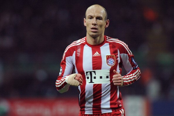 MILAN, ITALY - FEBRUARY 23:  Arjen Robben of FC Bayern Muenchen looks on during the UEFA Champions League round of 16 first leg match between Inter Milan v FC Bayern Muenchen on February 23, 2011 in Milan, Italy.  (Photo by Valerio Pennicino/Getty Images)