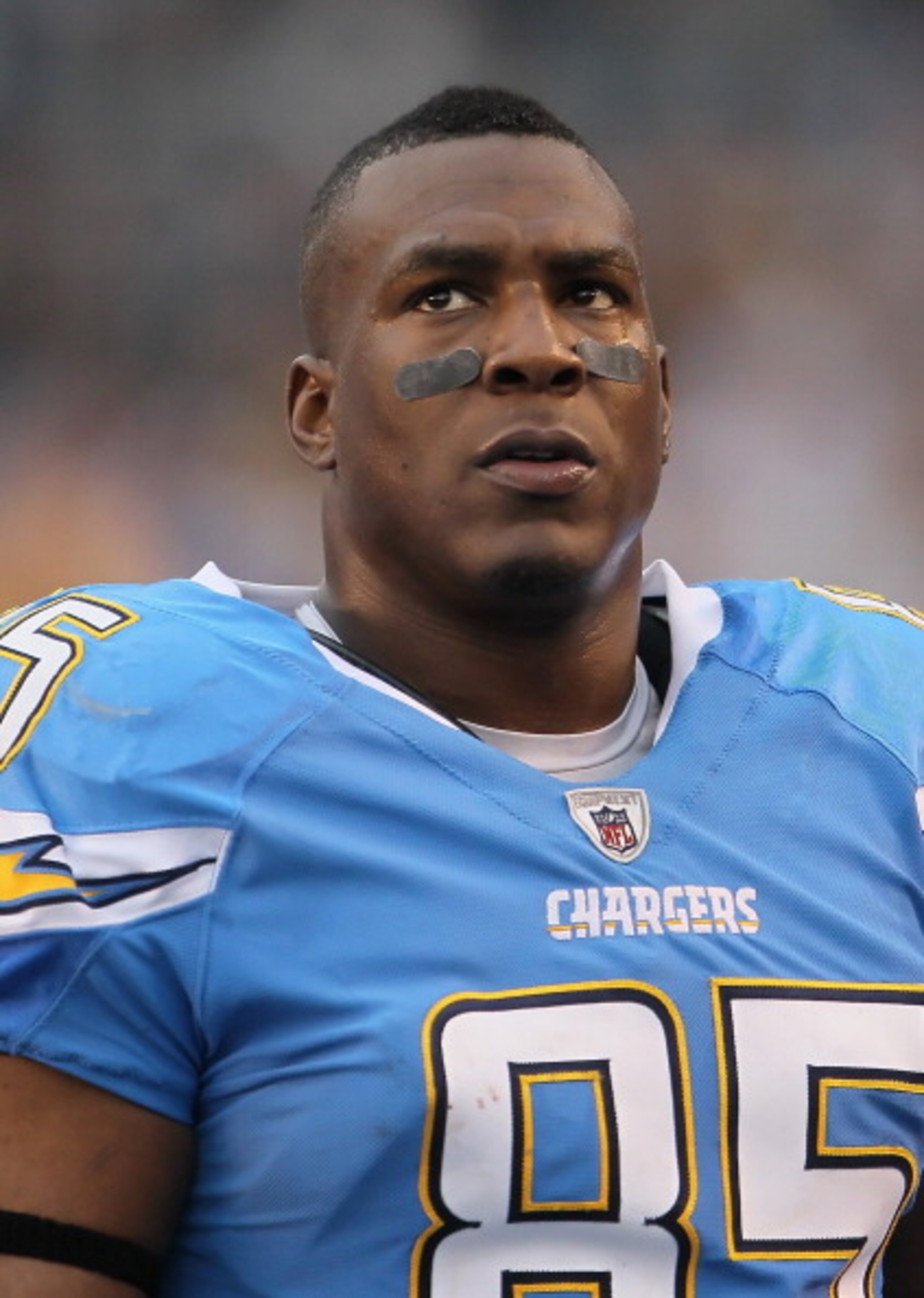 SAN DIEGO - DECEMBER 05: Antonio Gates #85 of the San Diego Chargers looks on from the sideline against the Oakland Raiders at Qualcomm Stadium on December 5, 2010 in San Diego, California. The Raiders defeated the Chargers 28-13. (Photo by Jeff Gross/G SAN DIEGO - DECEMBER 05: Antonio Gates #85 of the San Diego Chargers looks on from the sideline against the Oakland Raiders at Qualcomm Stadium on December 5, 2010 in San Diego, California. The Raiders defeated the Chargers 28-13. (Photo by Jeff Gross/G