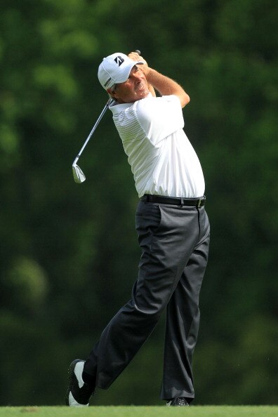 AUGUSTA, GA - APRIL 08:  Fred Couples watches a shot on the fifth hole during the second round of the 2011 Masters Tournament at Augusta National Golf Club on April 8, 2011 in Augusta, Georgia.  (Photo by David Cannon/Getty Images)