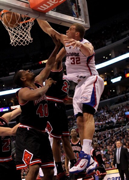 LOS ANGELES, CA - FEBRUARY 02:  Blake Griffin #32 of the Los Angeles Clippers dunks over Kurt Thomas #40 of the Chicago Bulls at Staples Center on February 2, 2011  in Los Angeles, California. The Bulls won 106-88.  NOTE TO USER: User expressly acknowledg