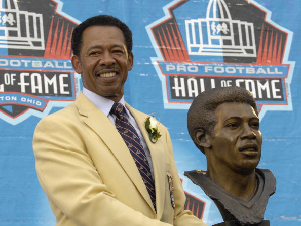 CANTON, OH - AUGUST 04: Charlie Sanders poses with his bust during the Class of 2007 Pro Football Hall of Fame Enshrinement Ceremony August 4, 2007 in Canton, Ohio. (Photo by Al Messerschmidt/Getty Images)