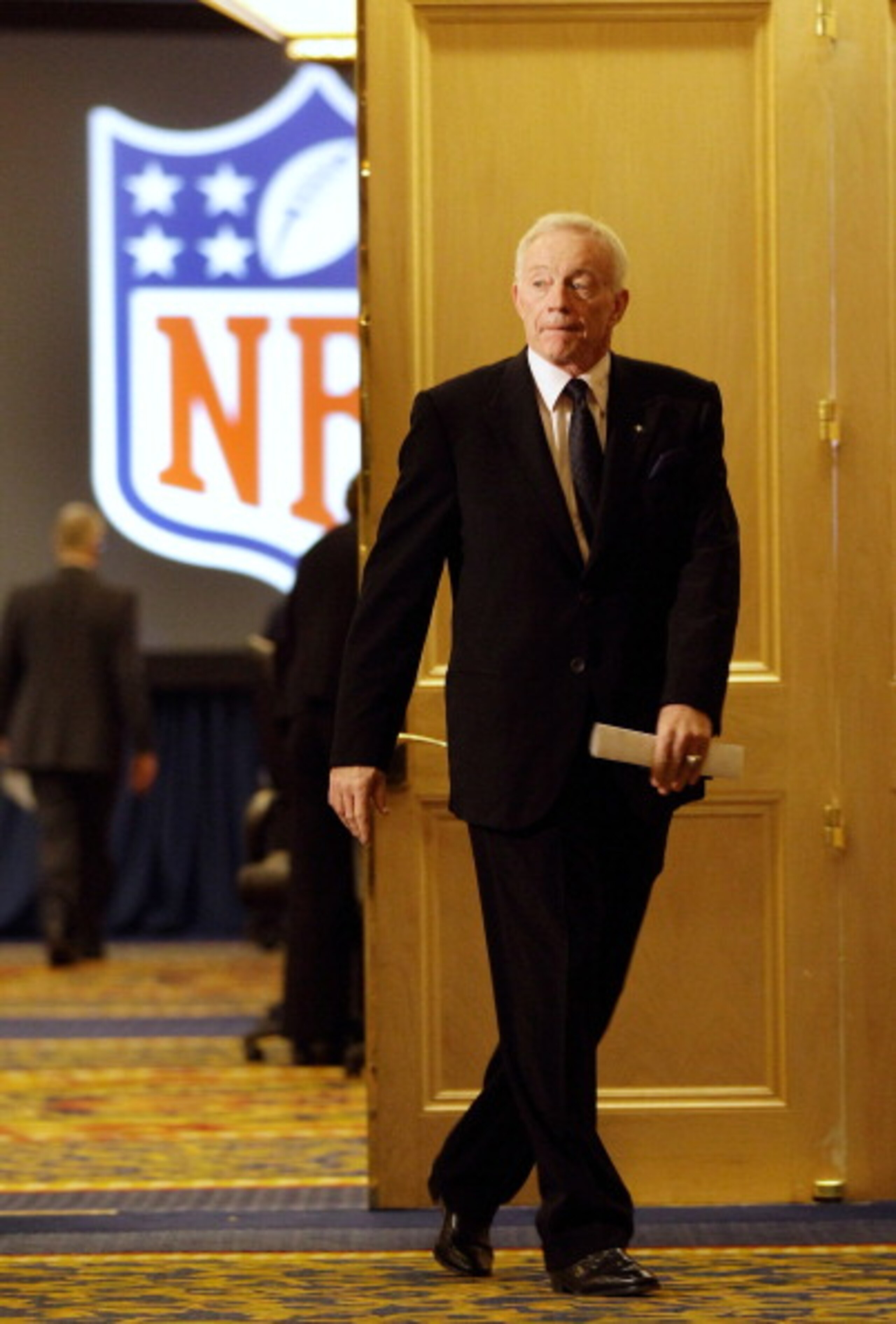 CHANTILLY, VA - MARCH 02:  Jerry Jones, owner of the NFL football team Dallas Cowboys, leaves a meeting with other NFL owners at a hotel on March 2, 2011 in Chantilly, Virginia. The NFL owners are meeting in Chantilly to discuss negotiations with the play