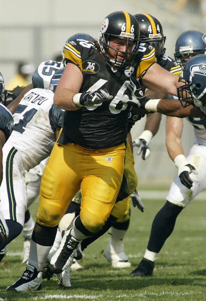 PITTSBURGH - OCTOBER 7: Alan Faneca #66 of the Pittsburgh Steelers blocks the line during the NFL game against the Seattle Seahawks at Heinz Field October 7, 2007 in Pittsburgh, Pennsylvania. The Steelers won 21-0. (Photo by Rick Stewart/Getty Images)