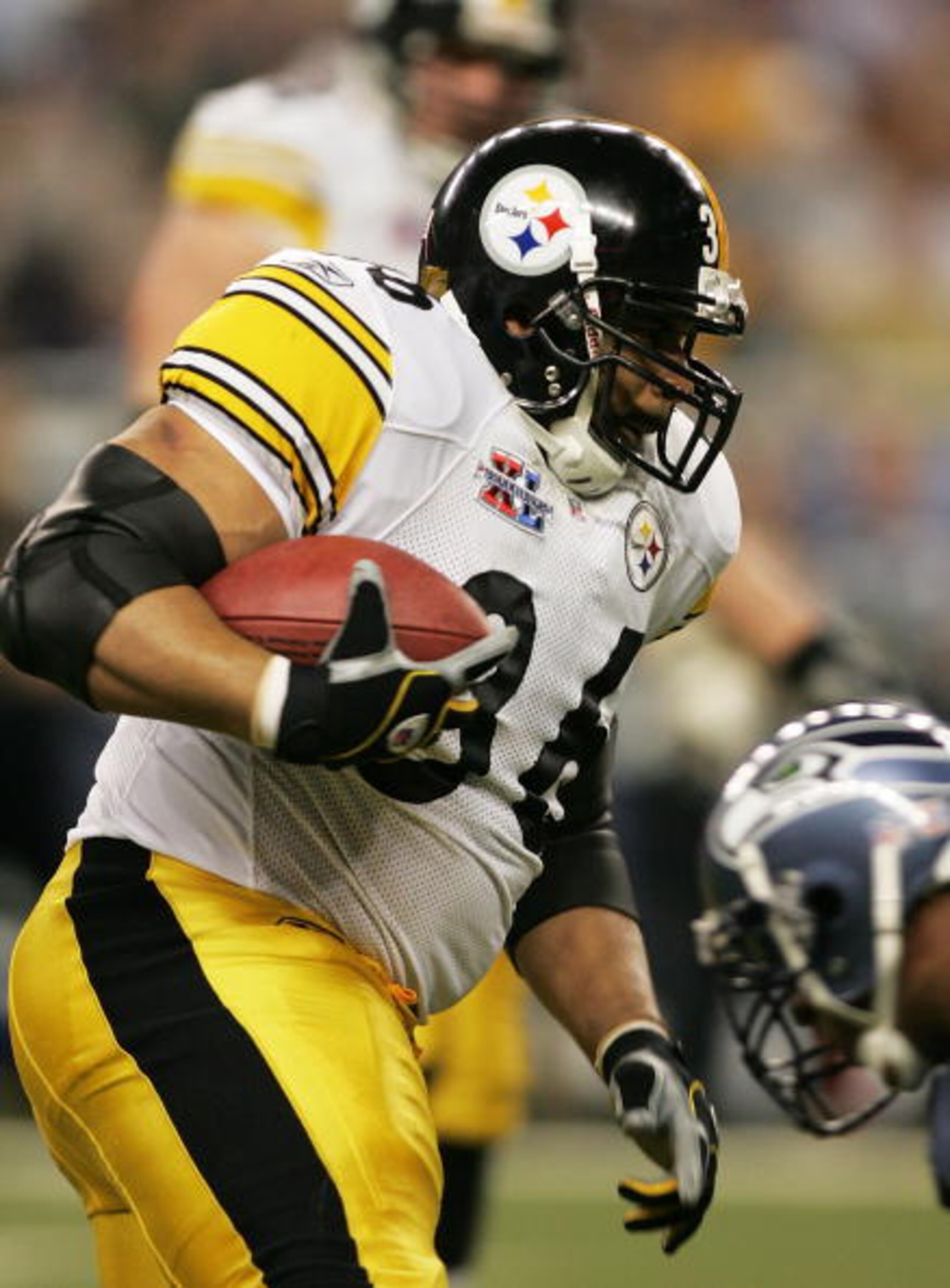 DETROIT - FEBRUARY 05:  Running back Jerome Bettis #36 of the Pittsburgh Steelers runs against the Seattle Seahawks in the second half of the Super Bowl XL at Ford Field on February 5, 2006 in Detroit, Michigan. The Steelers defeated the Seahawks 21-10. (