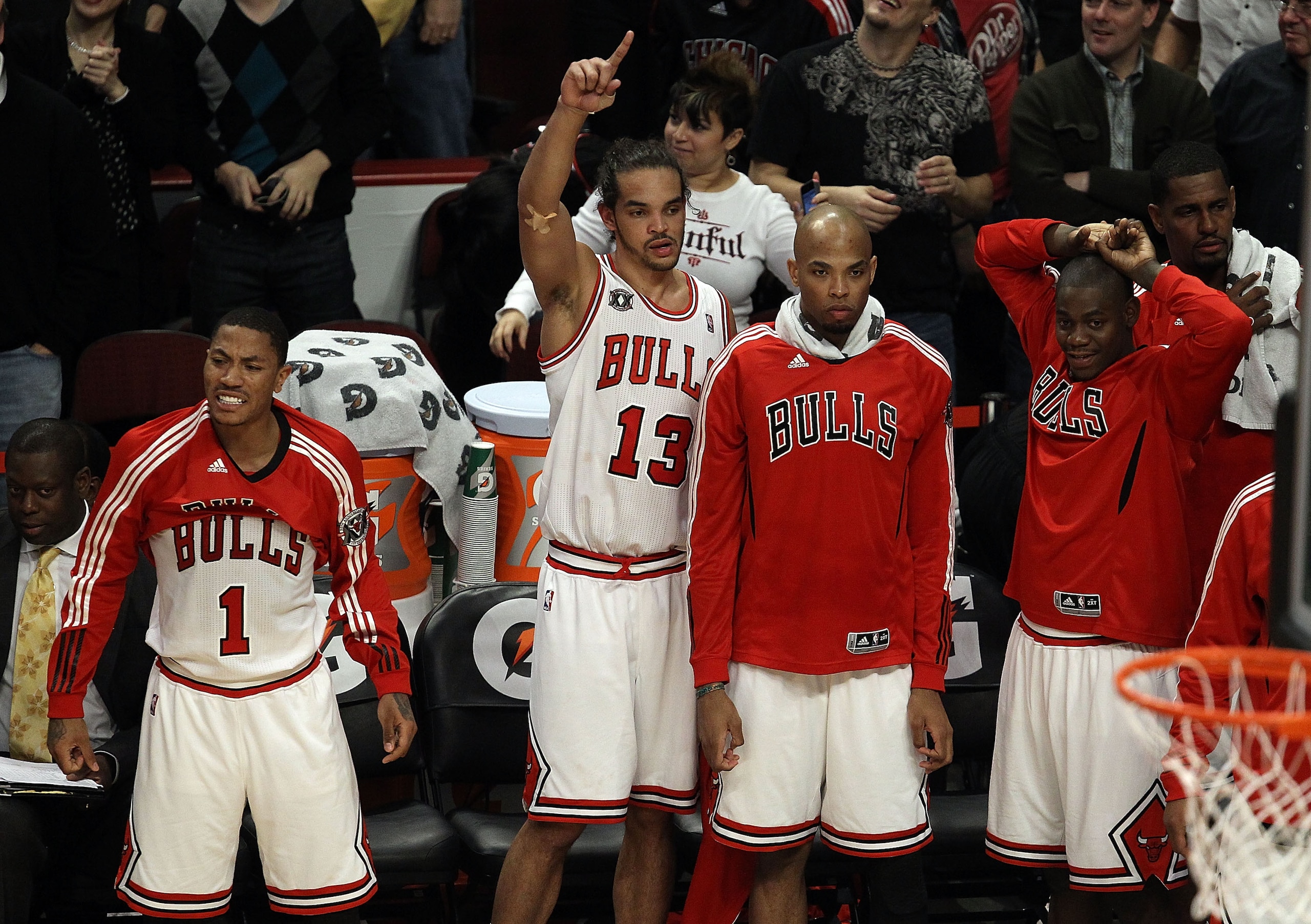 CHICAGO, IL - MARCH 11: (L-R) Derrick Rose #1, Joakim Noah #13, Taj Gibson #22, Ronnie Brewer #11 and Kurt Thomas #40 of the Chicago Bulls encourage teammates against the Atlanta Hawks at the United Center on March 11, 2011 in Chicago, Illinois. The Bulls CHICAGO, IL - MARCH 11: (L-R) Derrick Rose #1, Joakim Noah #13, Taj Gibson #22, Ronnie Brewer #11 and Kurt Thomas #40 of the Chicago Bulls encourage teammates against the Atlanta Hawks at the United Center on March 11, 2011 in Chicago, Illinois. The Bulls