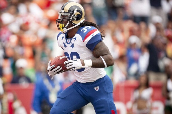 HONOLULU - JANUARY 30:  Steven Jackson, #39 of the St. Louis Rams, carries the ball during the 2011 NFL Pro Bowl at Aloha Stadium on January 30, 2011 in Honolulu, Hawaii. NFC won 55-41 over the AFC. (Photo by Kent Nishimura/Getty Images)