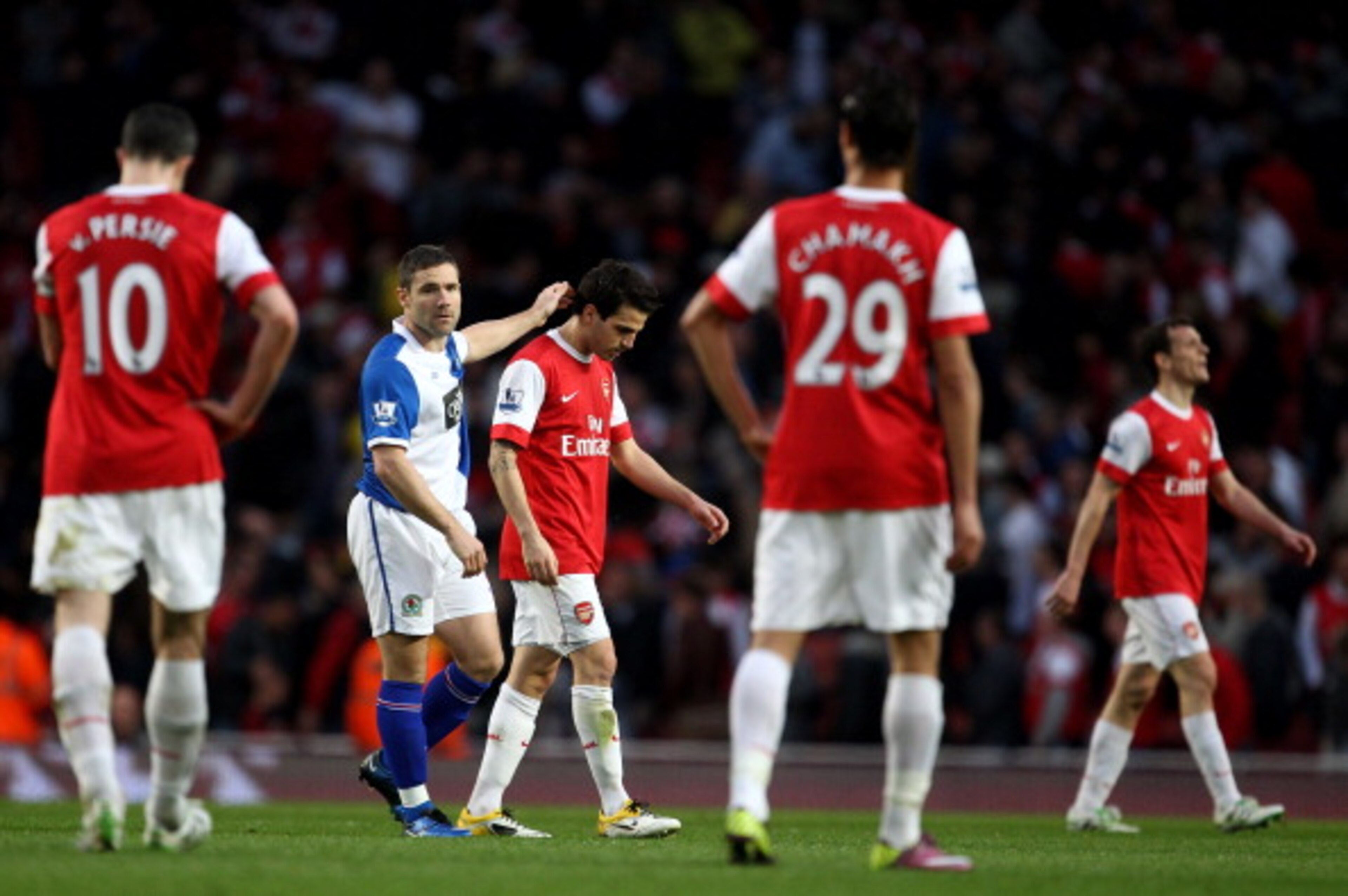 LONDON, ENGLAND - APRIL 02: David Dunn of Blackburn consoles Cesc Fabregas of Arsenal during the Barclays Premier League match between Arsenal and Blackburn Rovers at the Emirates Stadium on April 2, 2011 in London, England. (Photo by Julian Finney/Gett LONDON, ENGLAND - APRIL 02: David Dunn of Blackburn consoles Cesc Fabregas of Arsenal during the Barclays Premier League match between Arsenal and Blackburn Rovers at the Emirates Stadium on April 2, 2011 in London, England. (Photo by Julian Finney/Gett