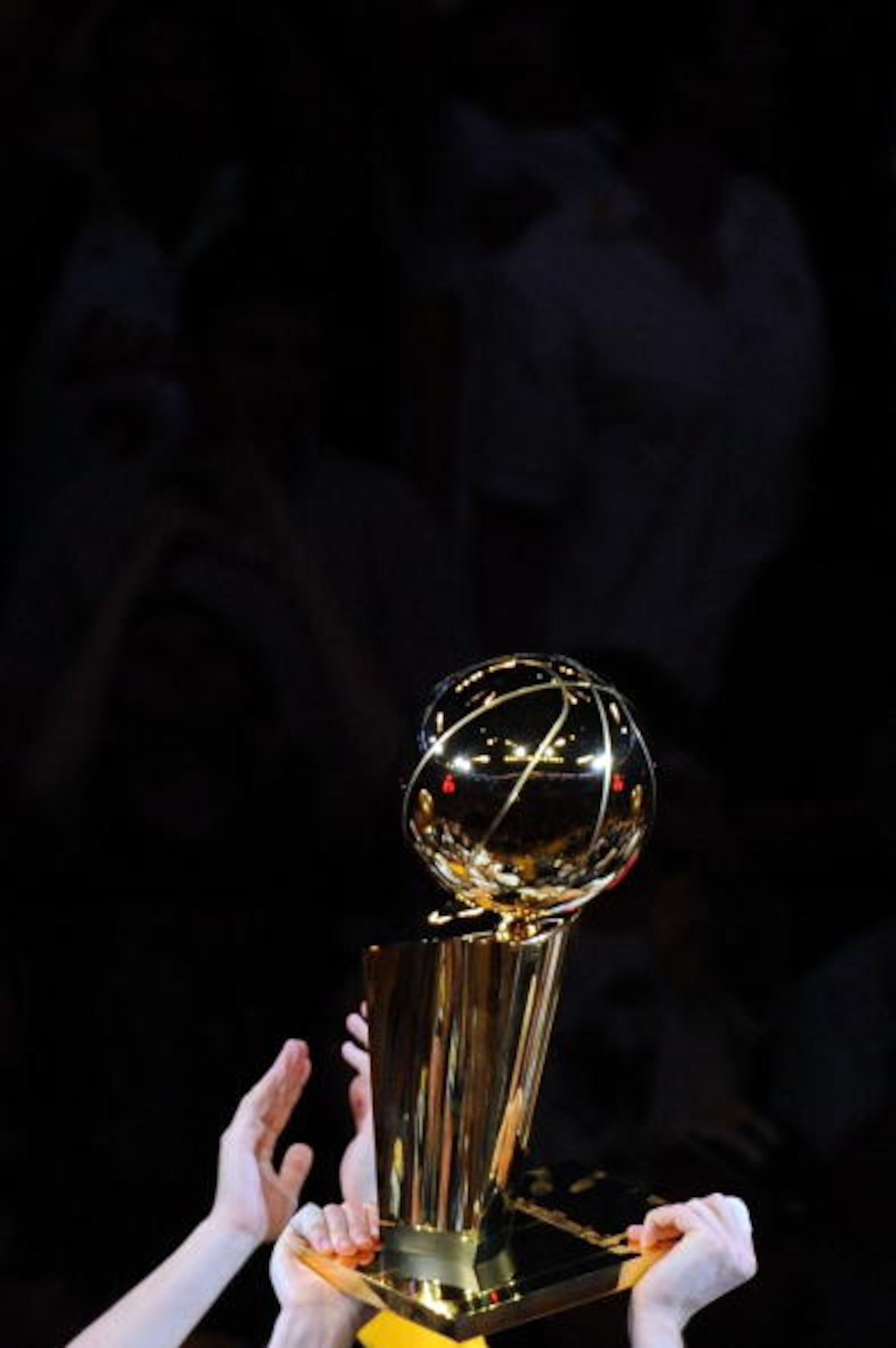 LOS ANGELES, CA - JUNE 17: The Los Angeles Lakers hold up the Larry O'Brien Trophy after the Lakers defeated the Boston Celtics in Game Seven of the 2010 NBA Finals at Staples Center on June 17, 2010 in Los Angeles, California. NOTE TO USER: User expres LOS ANGELES, CA - JUNE 17: The Los Angeles Lakers hold up the Larry O'Brien Trophy after the Lakers defeated the Boston Celtics in Game Seven of the 2010 NBA Finals at Staples Center on June 17, 2010 in Los Angeles, California. NOTE TO USER: User expres