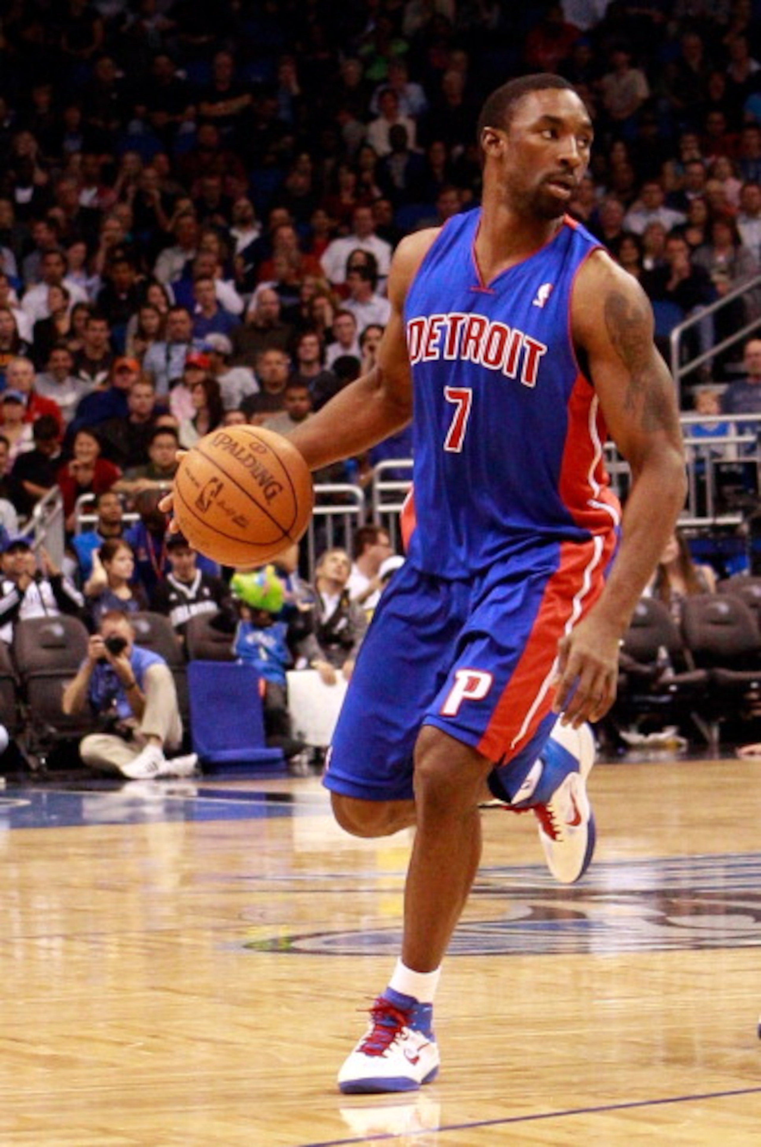 ORLANDO, FL - JANUARY 24: Ben Gordon #7 of the Detroit Pistons sets up a play during the game against the Orlando Magic at Amway Arena on January 24, 2011 in Orlando, Florida. NOTE TO USER: User expressly acknowledges and agrees that, by downloading and ORLANDO, FL - JANUARY 24: Ben Gordon #7 of the Detroit Pistons sets up a play during the game against the Orlando Magic at Amway Arena on January 24, 2011 in Orlando, Florida. NOTE TO USER: User expressly acknowledges and agrees that, by downloading and