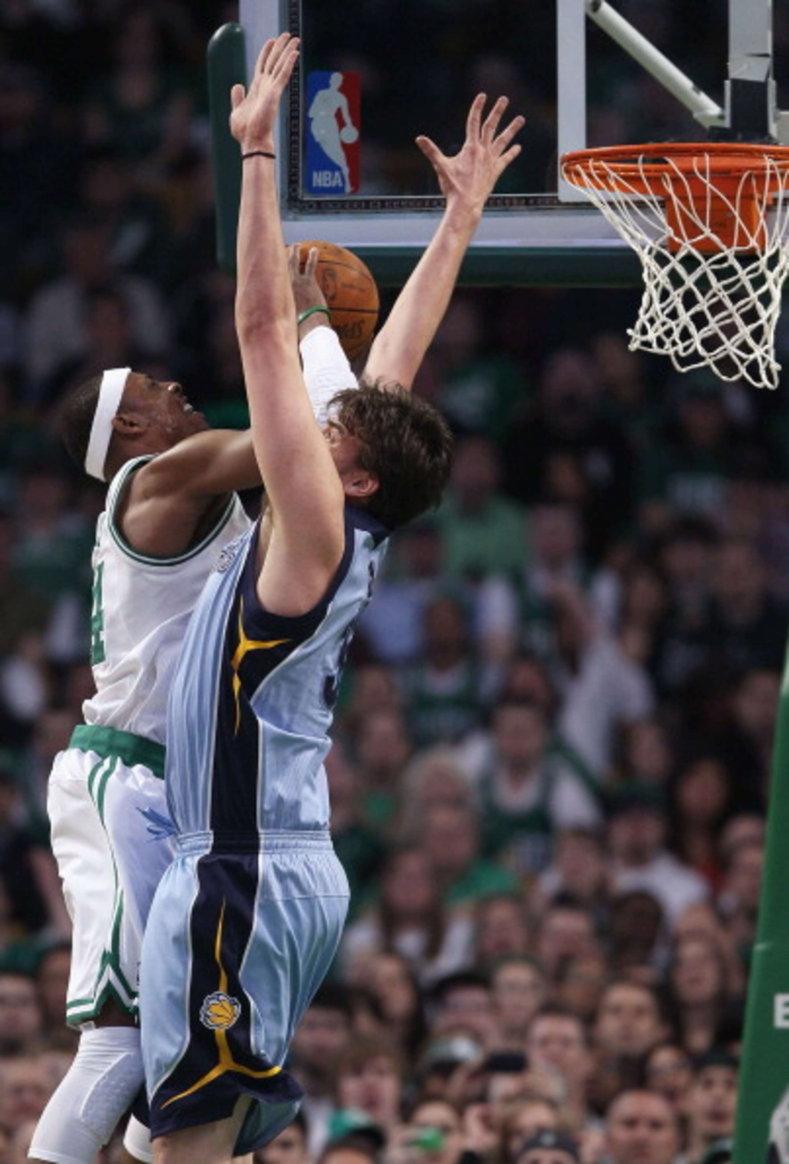 BOSTON, MA - MARCH 23: Paul Pierce #34 of the Boston Celtics takes a shot as Marc Gasol #33 of the Memphis Grizzlies defends on March 23, 2011 at the TD Garden in Boston, Massachusetts. NOTE TO USER: User expressly acknowledges and agrees that, by downl BOSTON, MA - MARCH 23: Paul Pierce #34 of the Boston Celtics takes a shot as Marc Gasol #33 of the Memphis Grizzlies defends on March 23, 2011 at the TD Garden in Boston, Massachusetts. NOTE TO USER: User expressly acknowledges and agrees that, by downl