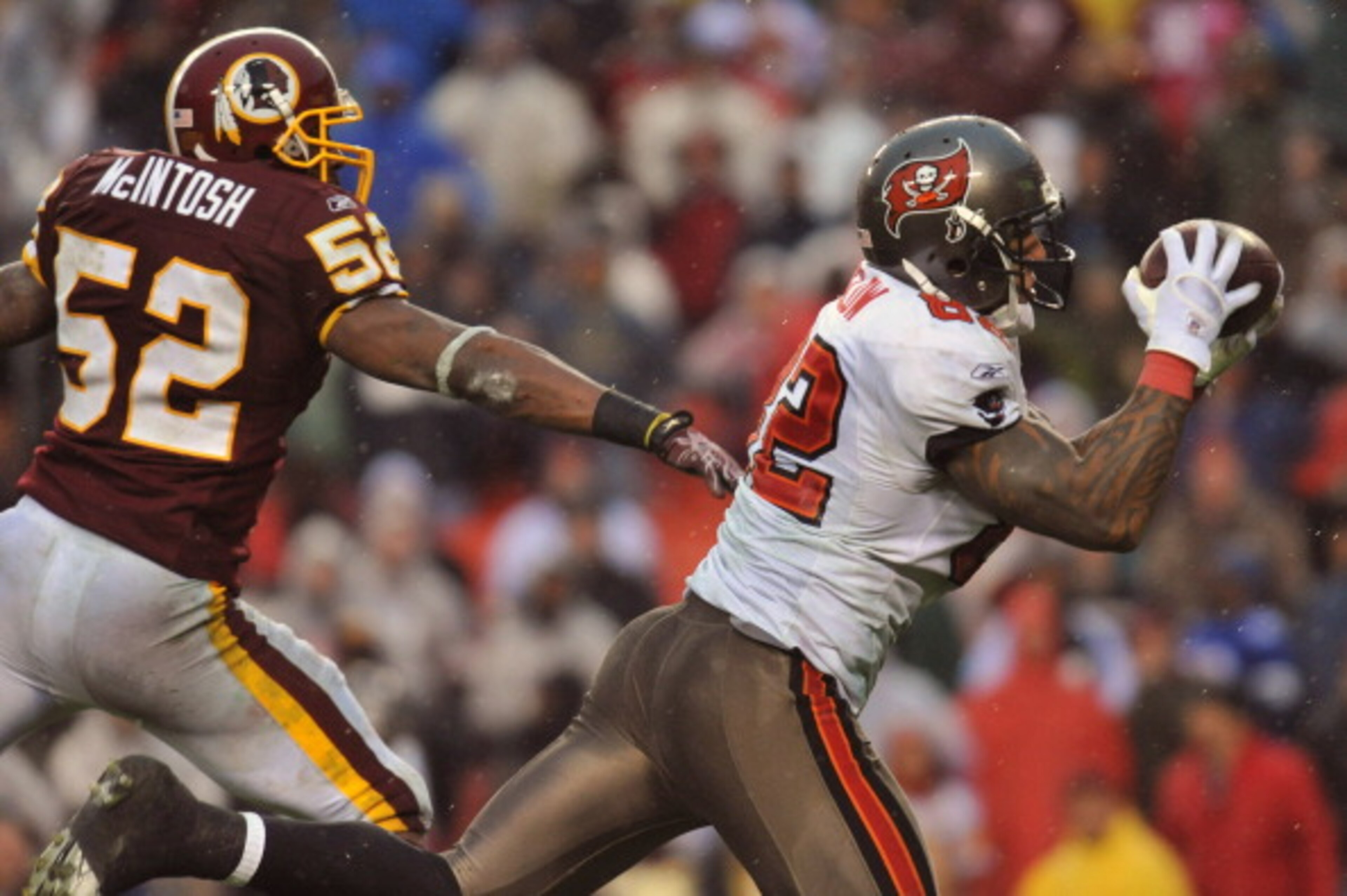 LANDOVER, MD - DECEMBER 12:  Kellen Winslow #82 of the Tampa Bay Buccaneers makes a catch for a fourth quarter touchdown against the Washington Redskins  at FedExField on December 12, 2010 in Landover, Maryland. The Buccaneers defeated the Redskins 17-16.
