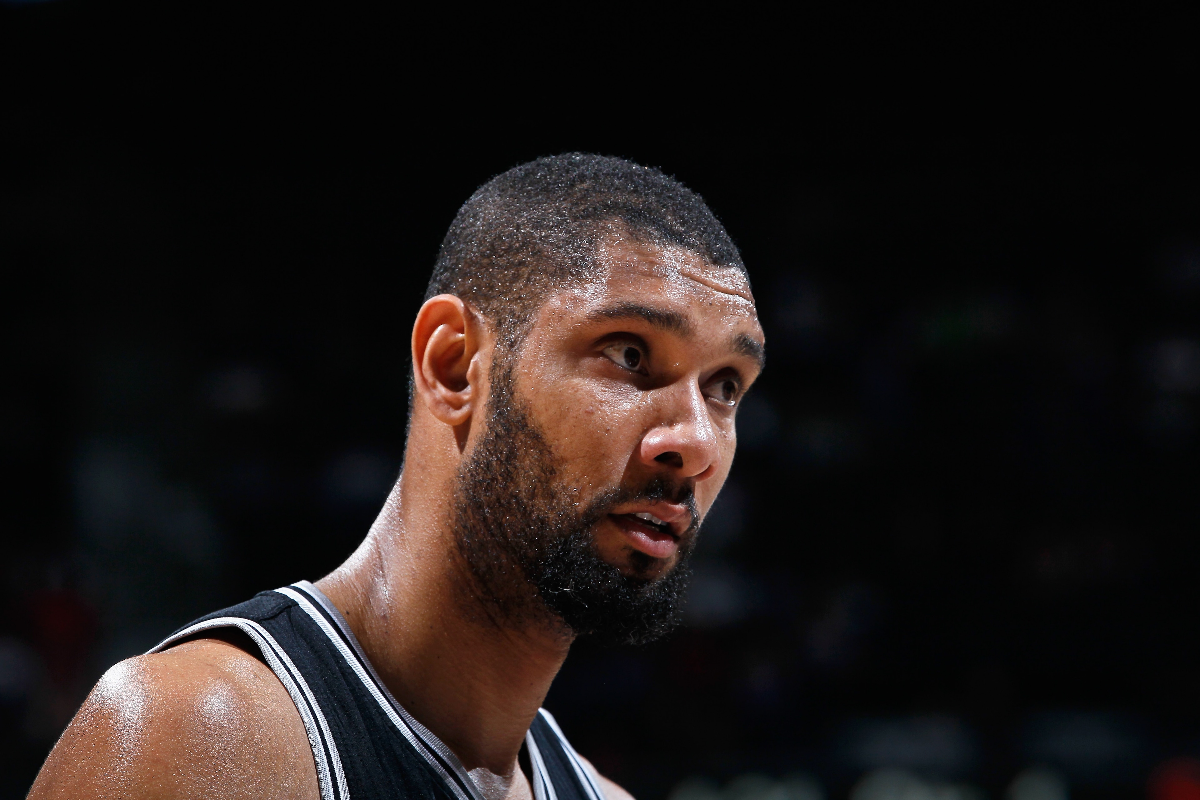 ATLANTA, GA - APRIL 05:  Tim Duncan #21 of the San Antonio Spurs against the Atlanta Hawks at Philips Arena on April 5, 2011 in Atlanta, Georgia.  NOTE TO USER: User expressly acknowledges and agrees that, by downloading and/or using this Photograph, user