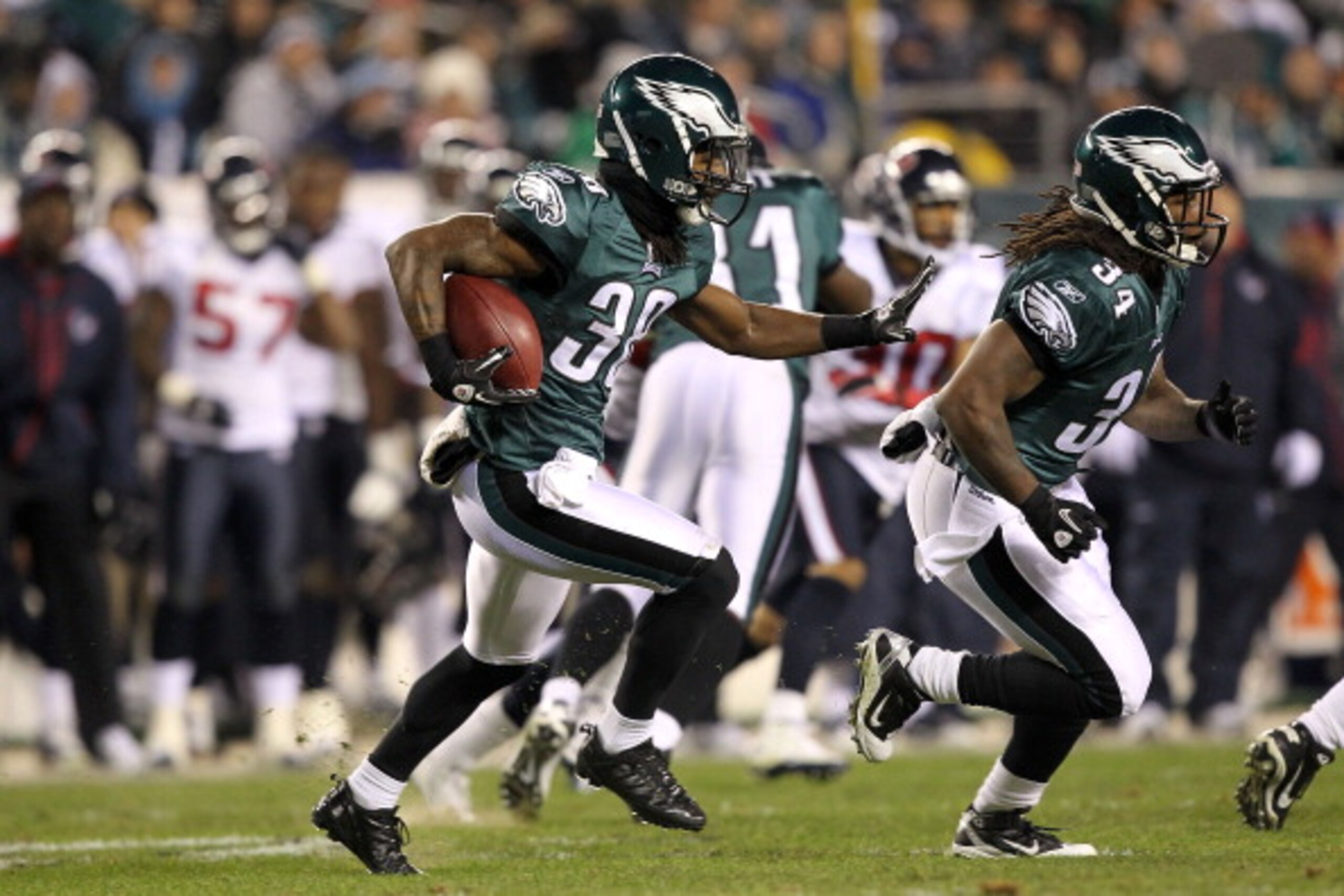 PHILADELPHIA, PA - DECEMBER 02:  Jorrick Calvin #38 of the Philadelphia Eagles returns a kcikoff against the Houston Texans at Lincoln Financial Field on December 2, 2010 in Philadelphia, Pennsylvania.  (Photo by Al Bello/Getty Images)