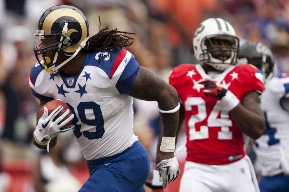 HONOLULU - JANUARY 30:  Steven Jackson #39 of the St. Louis Rams, carries the ball during the 2011 NFL Pro Bowl at Aloha Stadium on January 30, 2011 in Honolulu, Hawaii.  (Photo by Kent Nishimura/Getty Images)