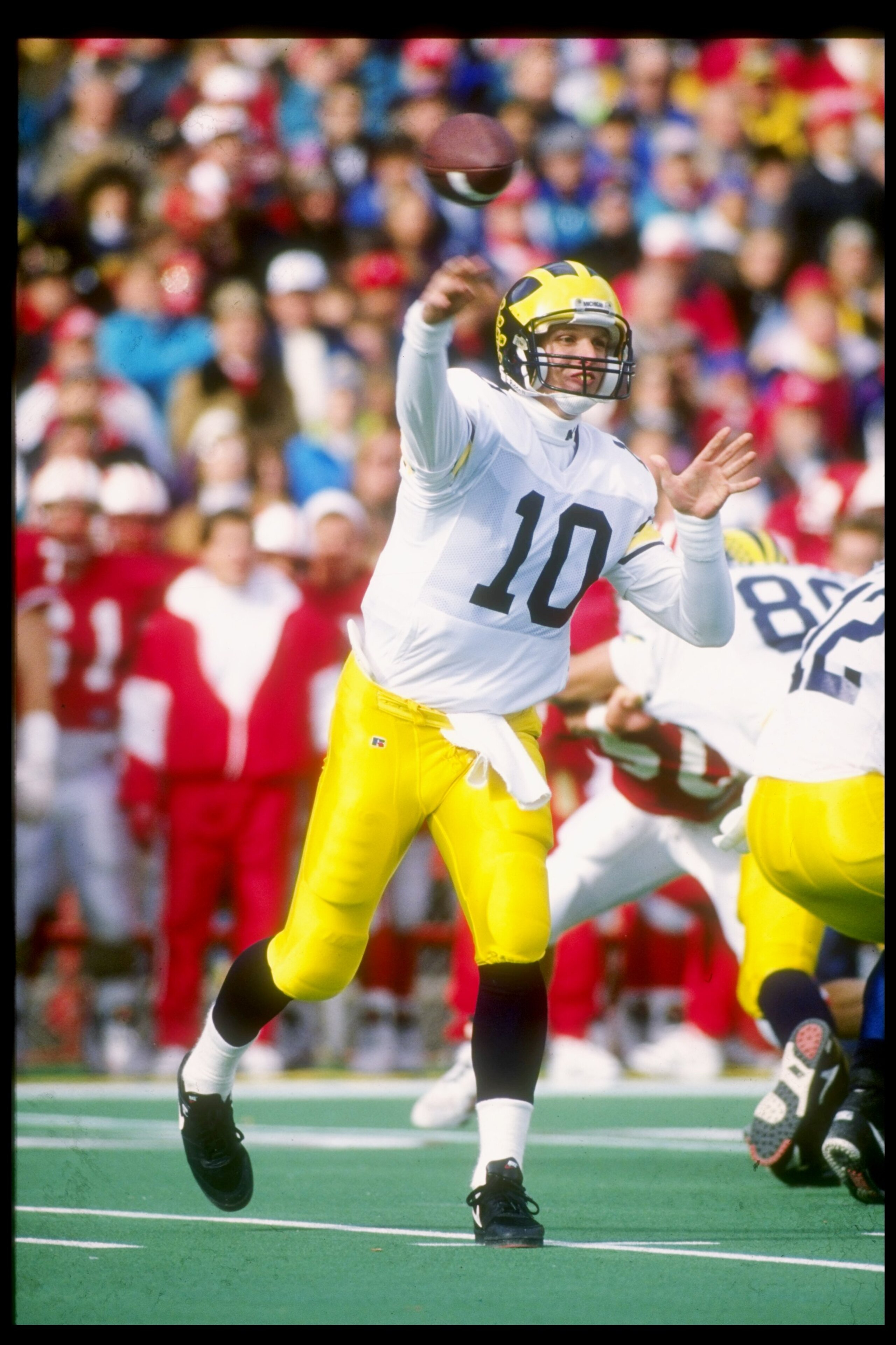 30 Oct 1993:  Quarterback Todd Collins of the Michigan Wolverines passes the football during a game against the Wisconsin Badgers.  Wisconsin won the game 13-10. Mandatory Credit: Jonathan Daniel  /Allsport