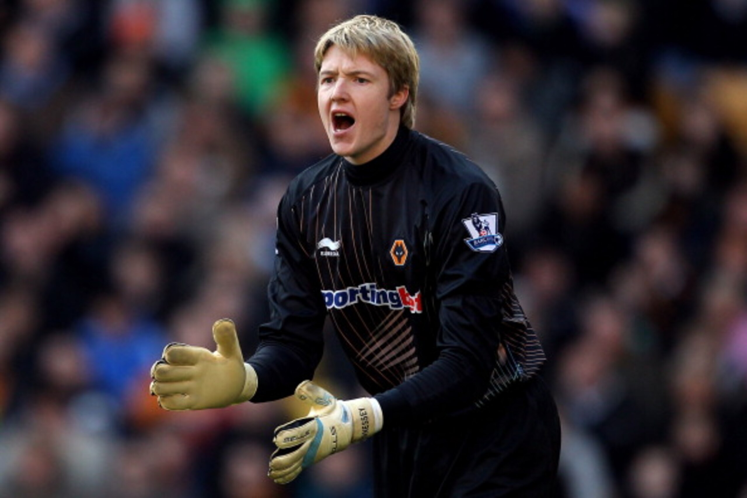 WOLVERHAMPTON, ENGLAND - MARCH 06: Wayne Hennessey of Wolves in action during the Barclays Premier League match between Wolverhampton Wanderers and Tottenham Hotspur at Molineux on March 6, 2011 in Wolverhampton, England. (Photo by Julian Finney/Getty I WOLVERHAMPTON, ENGLAND - MARCH 06: Wayne Hennessey of Wolves in action during the Barclays Premier League match between Wolverhampton Wanderers and Tottenham Hotspur at Molineux on March 6, 2011 in Wolverhampton, England. (Photo by Julian Finney/Getty I
